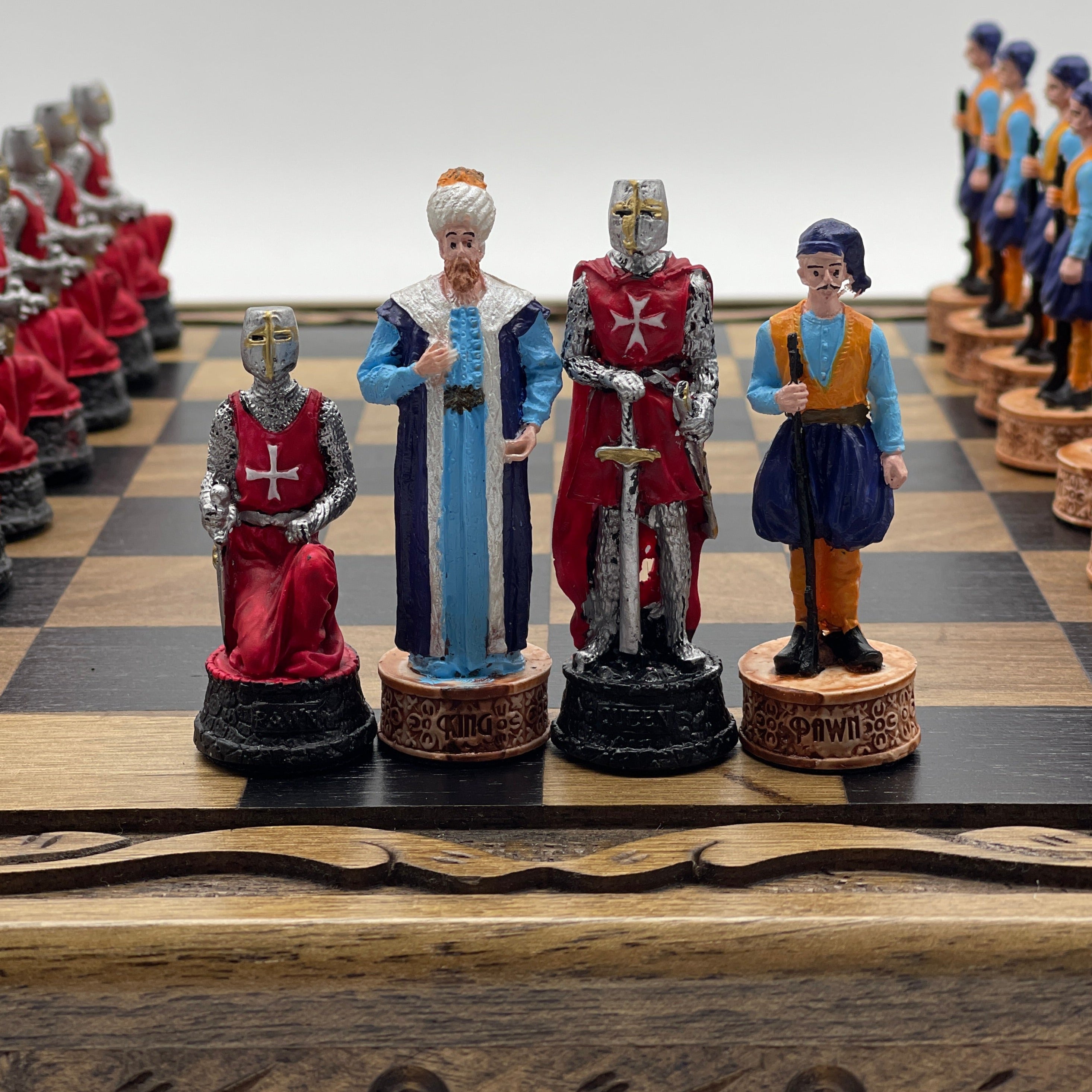 Polyester Stone Wooden Chess Set With Wooden Luxury Chess Board With Legs