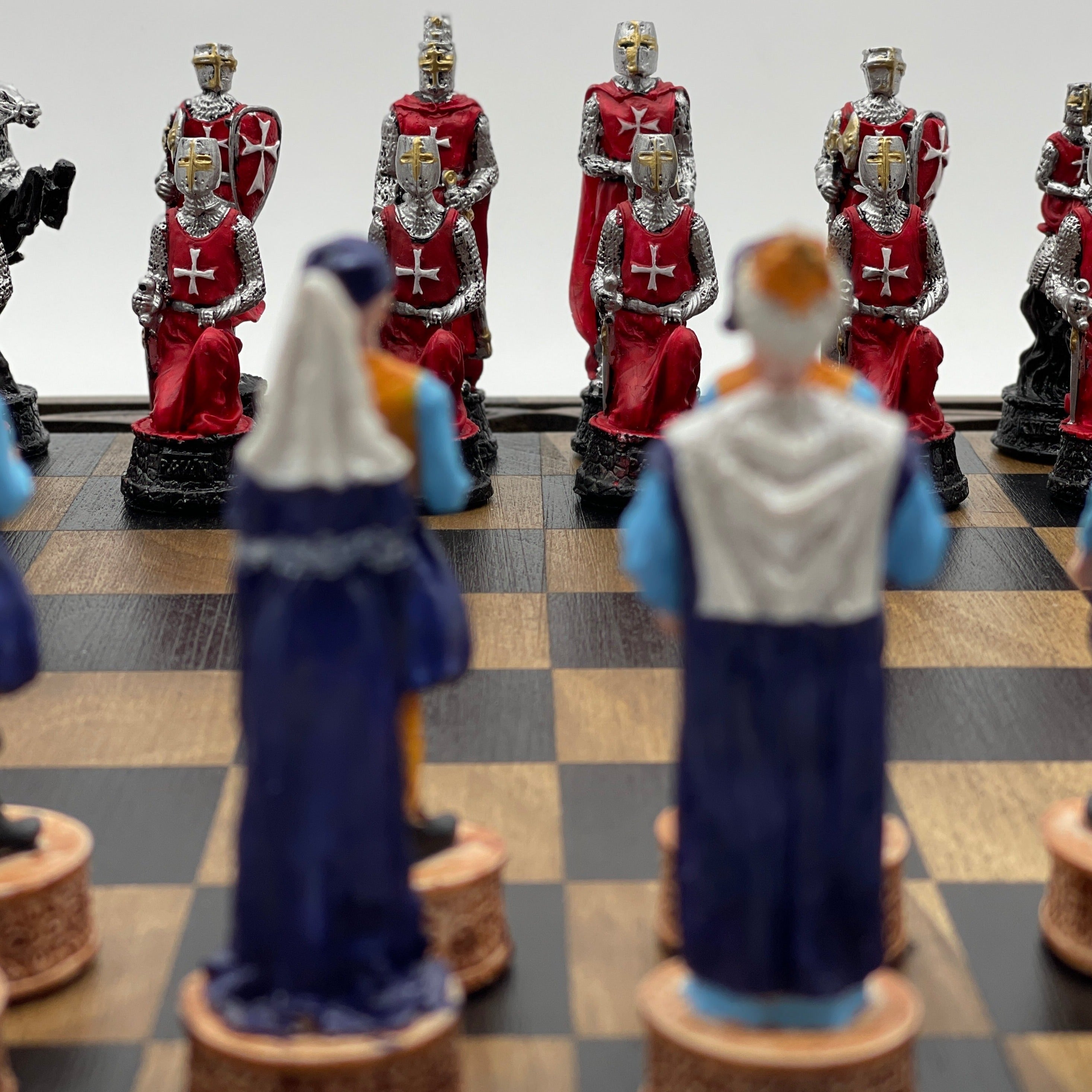 Polyester Stone Wooden Chess Set With Wooden Luxury Chess Board With Legs