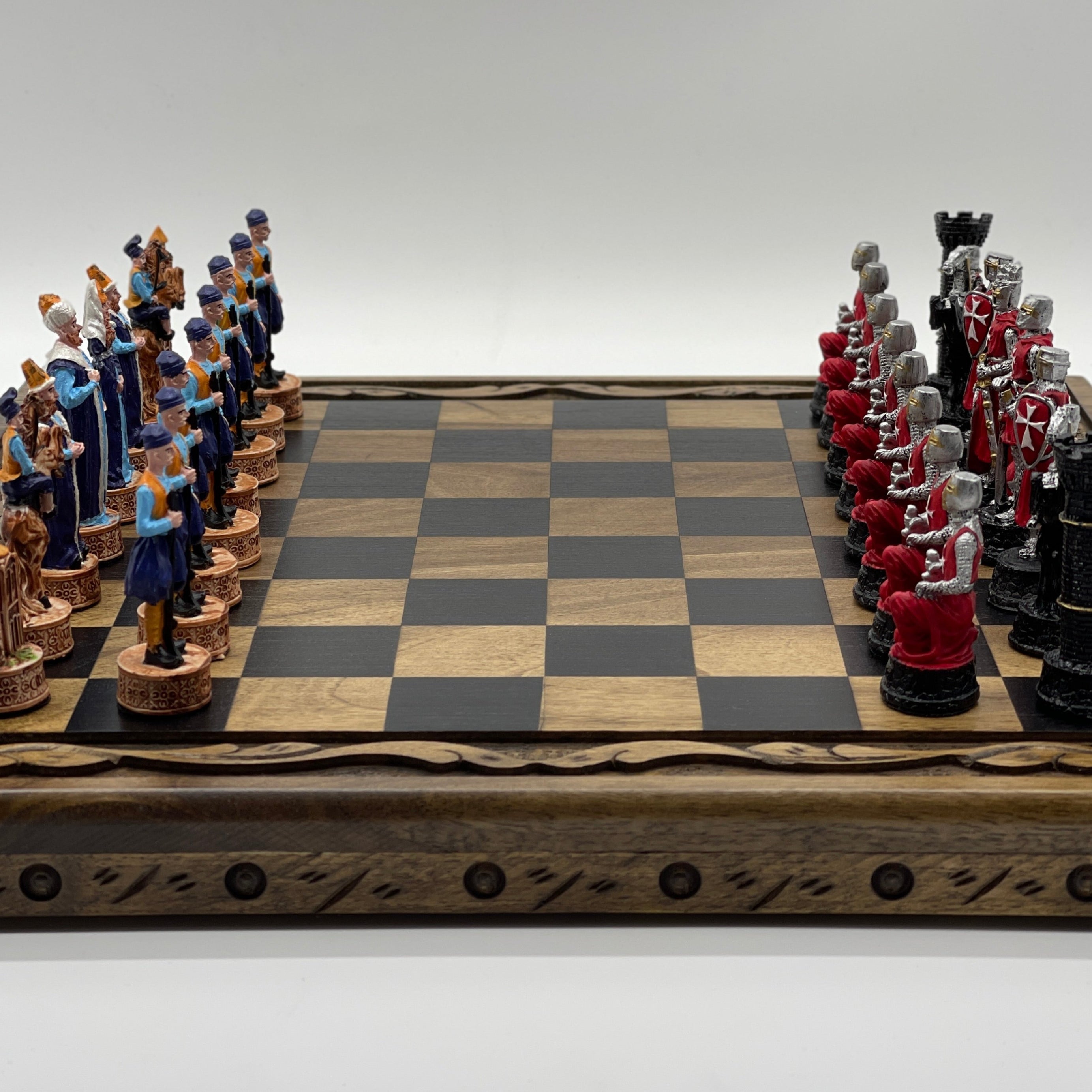 Polyester Stone Wooden Chess Set With Wooden Luxury Chess Board With Legs