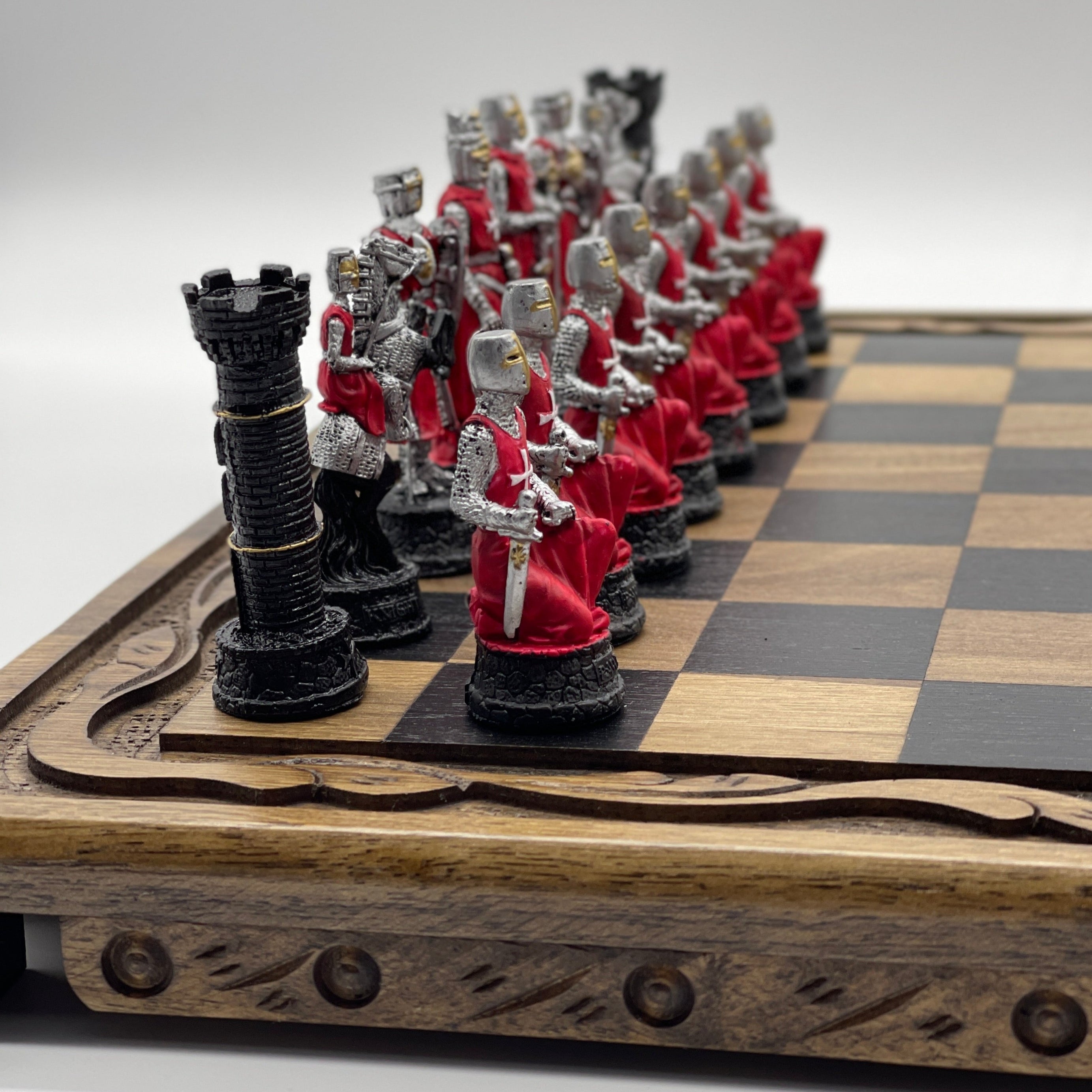 Polyester Stone Wooden Chess Set With Wooden Luxury Chess Board With Legs
