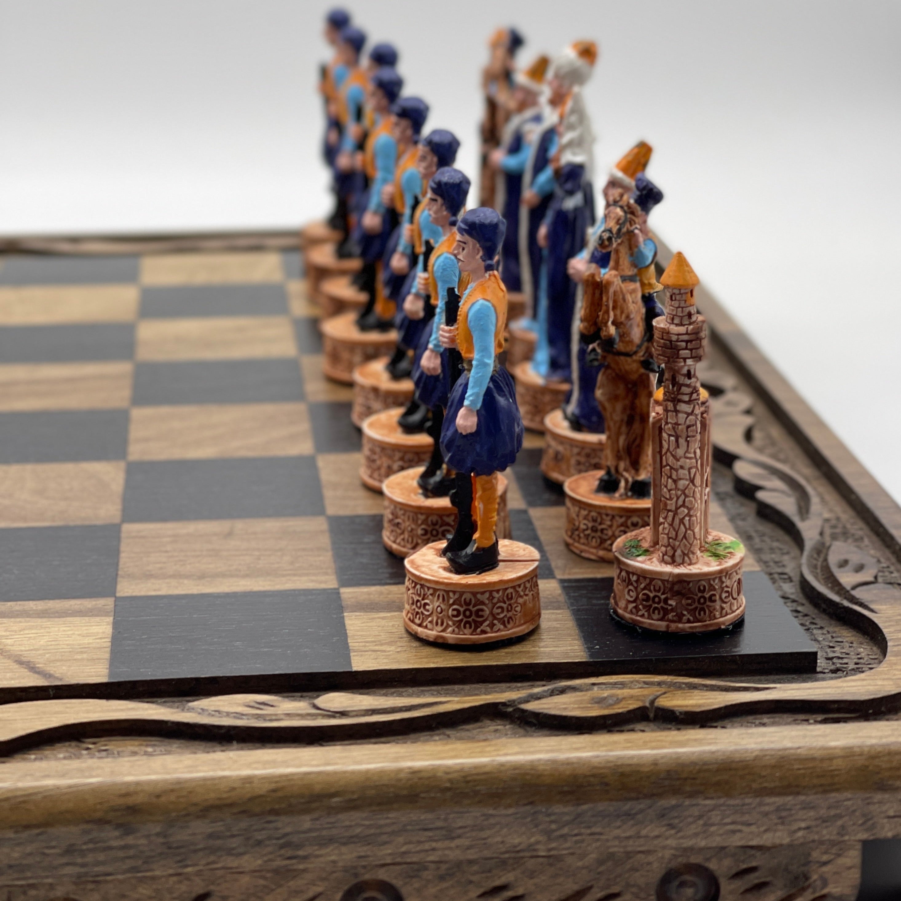 Polyester Stone Wooden Chess Set With Wooden Luxury Chess Board With Legs