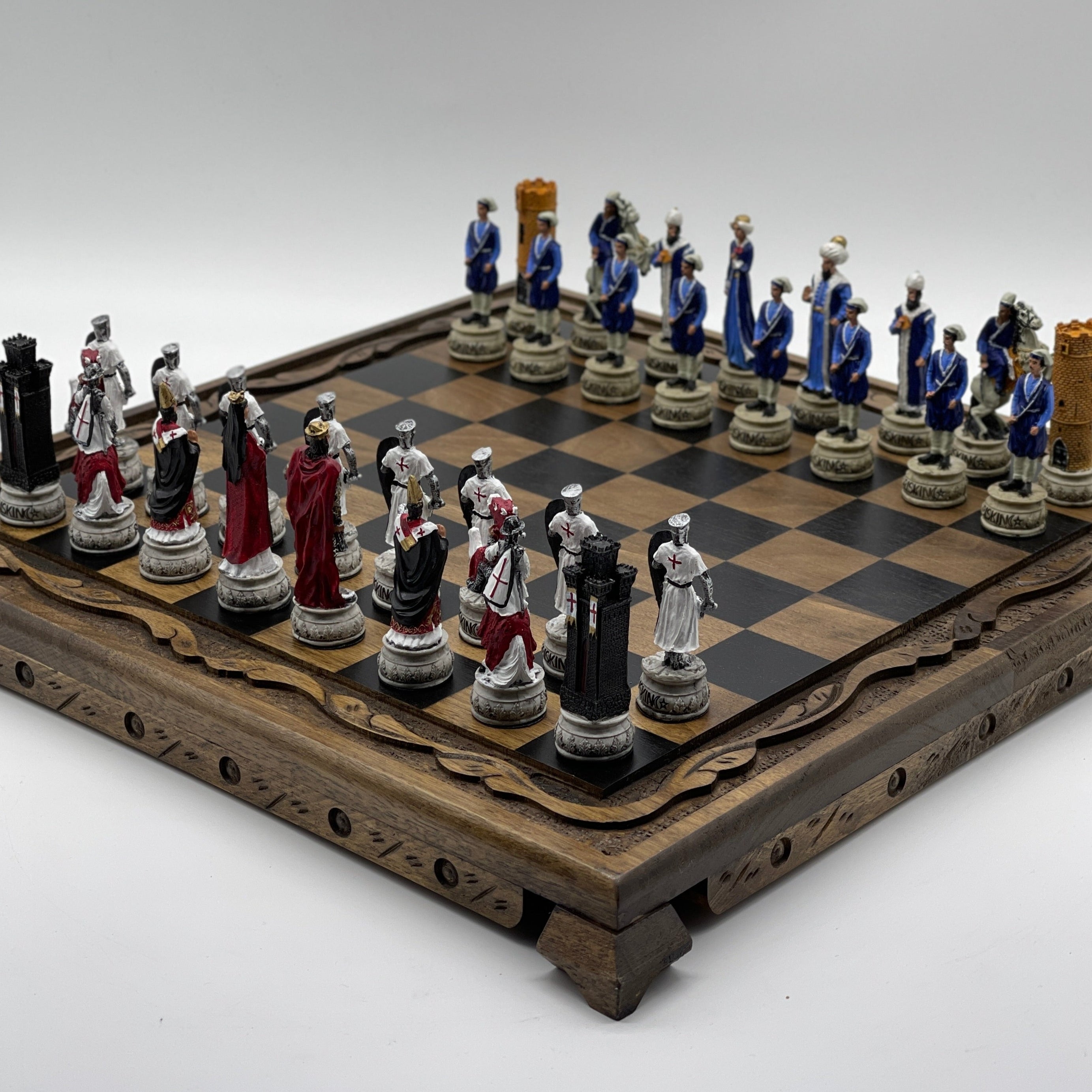 Polyester Stone Wooden Chess Set with Wooden Luxury Chess Board with Legs