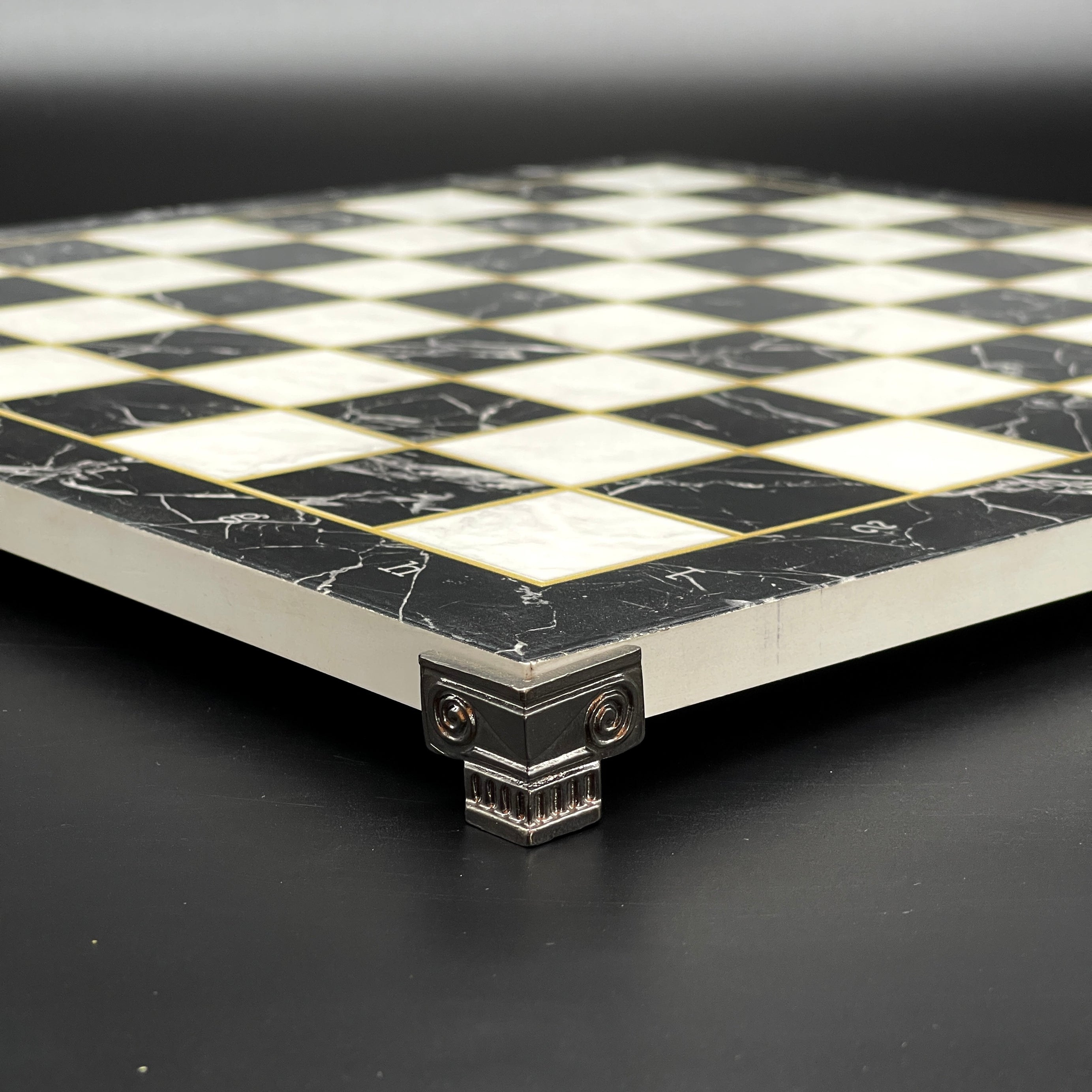 Black Marble Pattern Wooden Chess Set with Black Metal Chess Pieces with Metal Legs