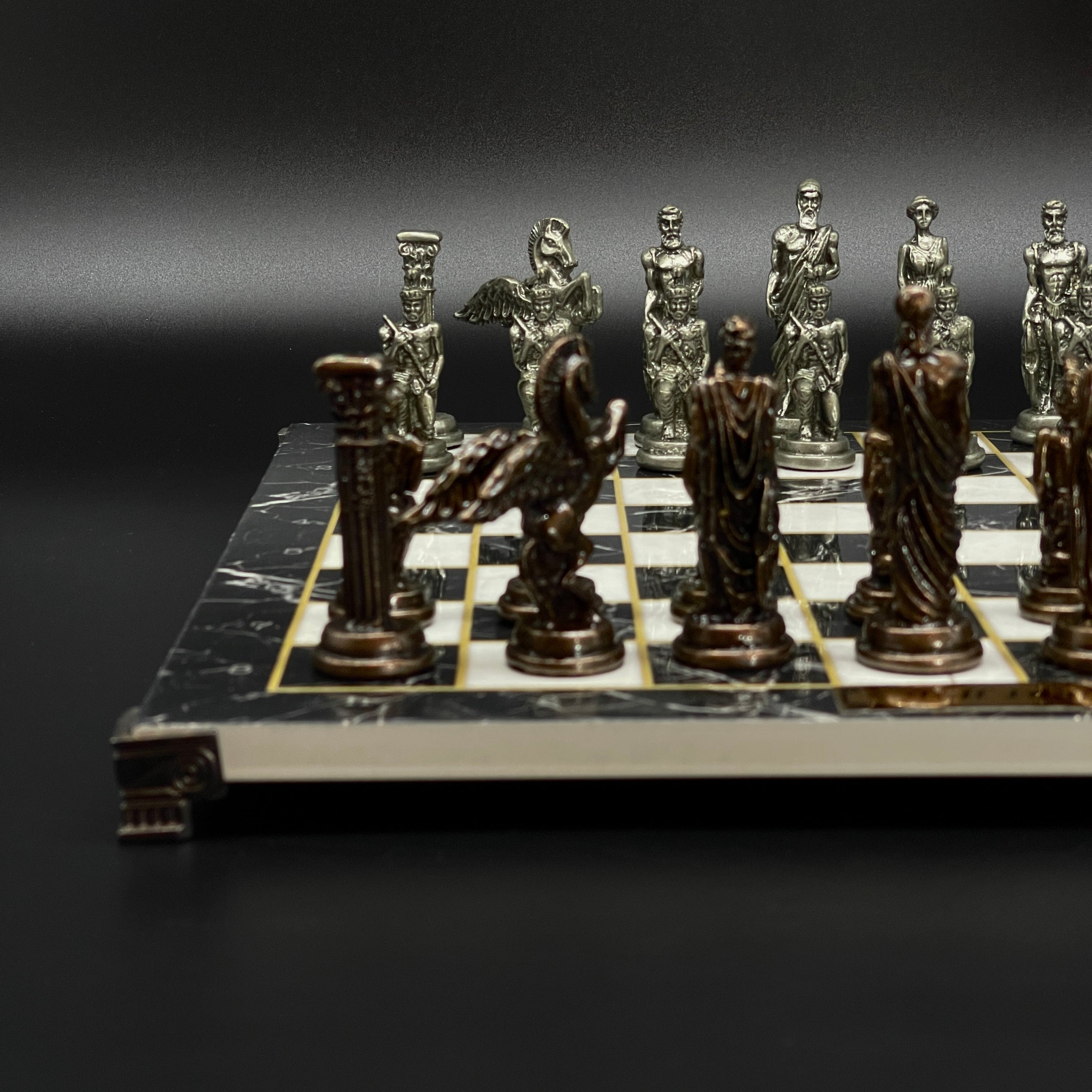 Black Marble Pattern Wooden Chess Set with Metal Chess Pieces with Metal Legs