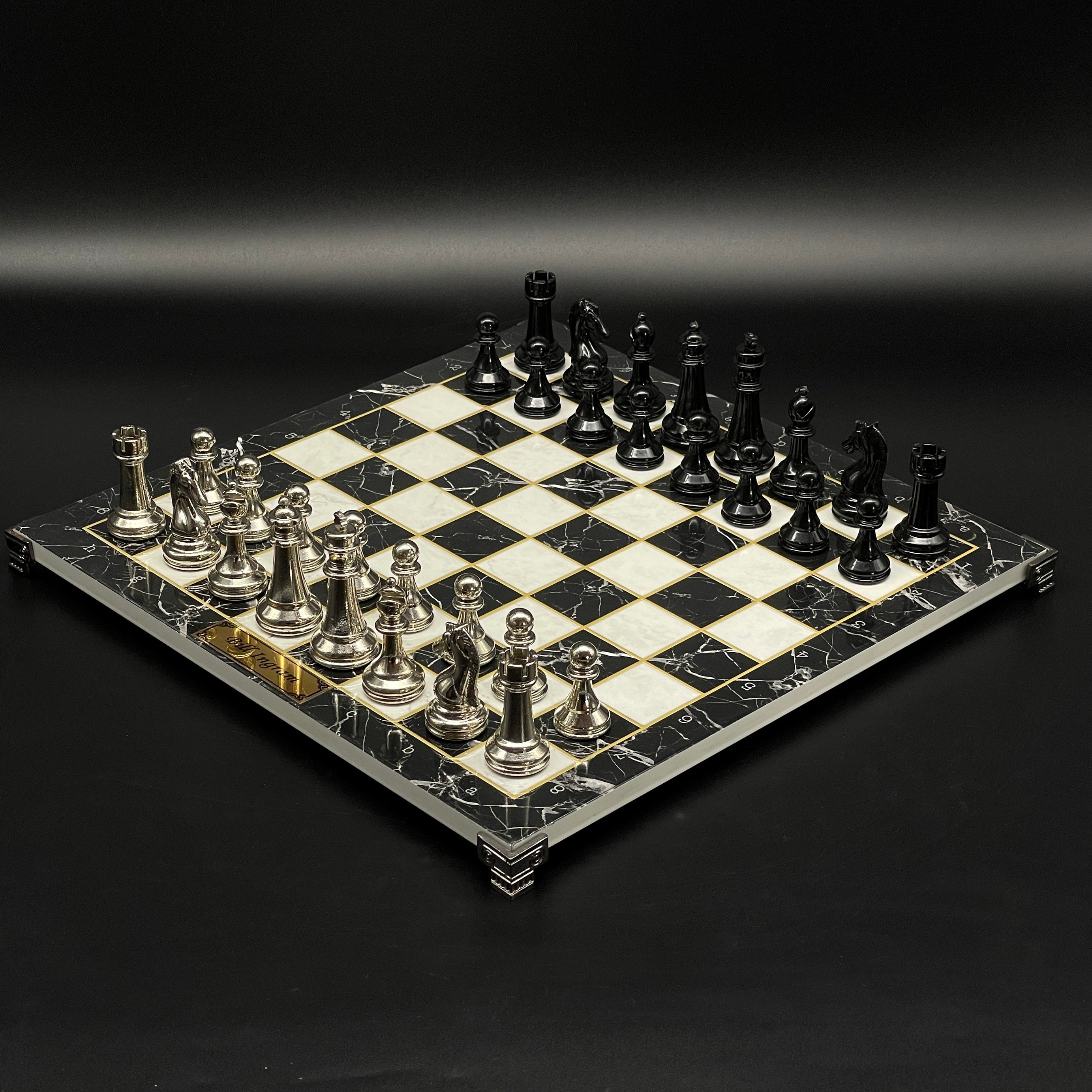 Black Marble Pattern Wooden Chess Set with Black Metal Chess Pieces with Metal Legs