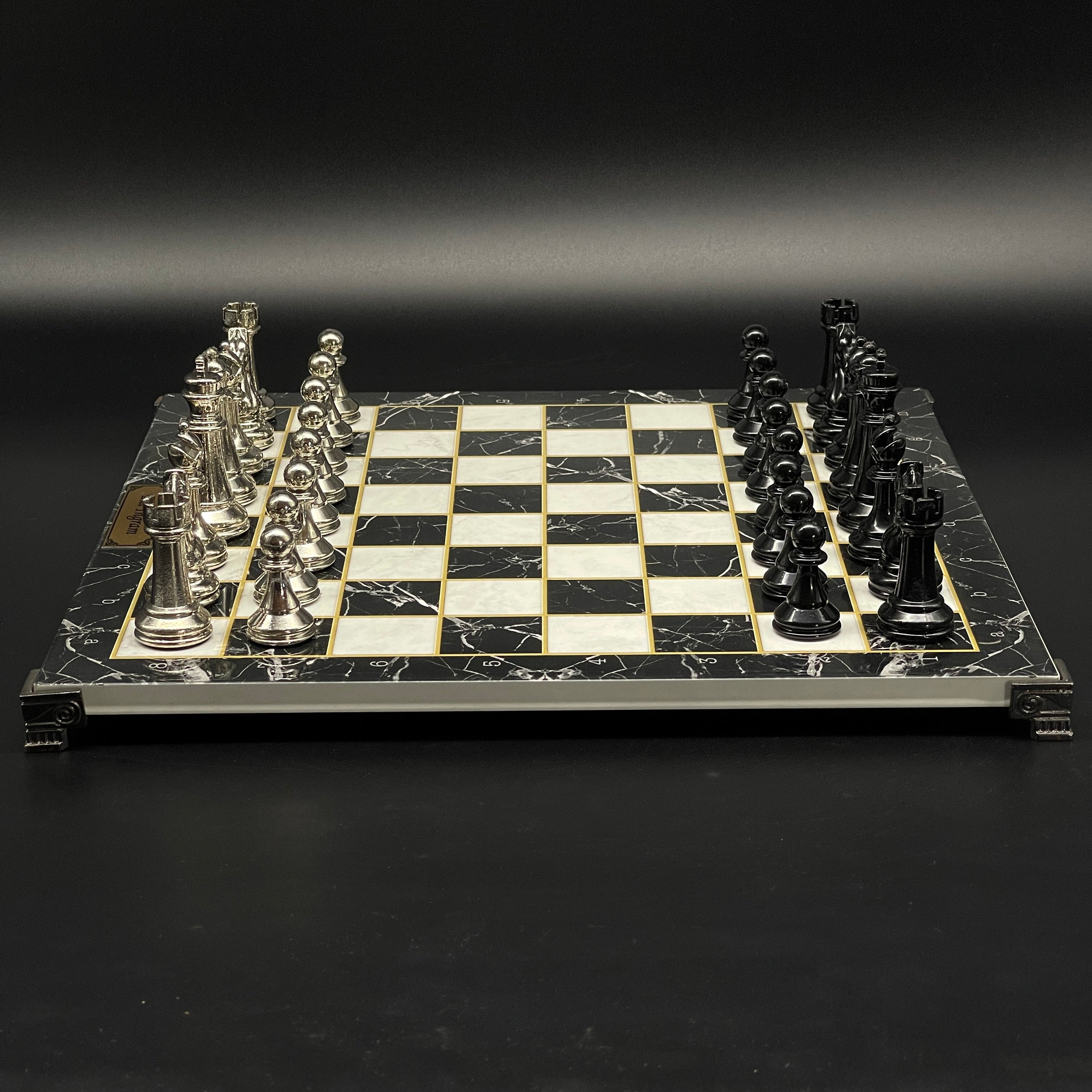 Black Marble Pattern Wooden Chess Set with Black Metal Chess Pieces with Metal Legs