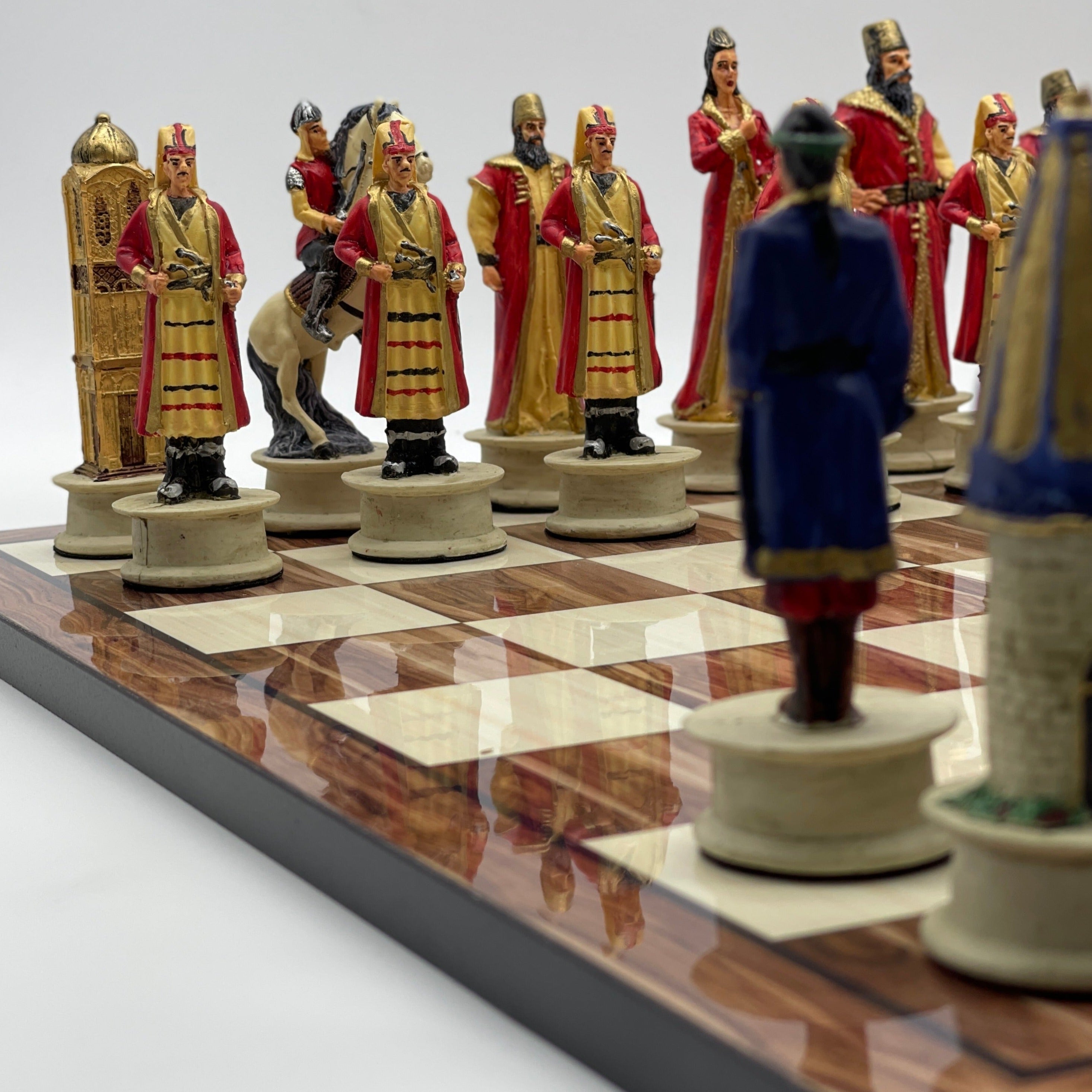 Large Brown Marble Pattern Chess Board With Ottomans Polyester Chess Pieces