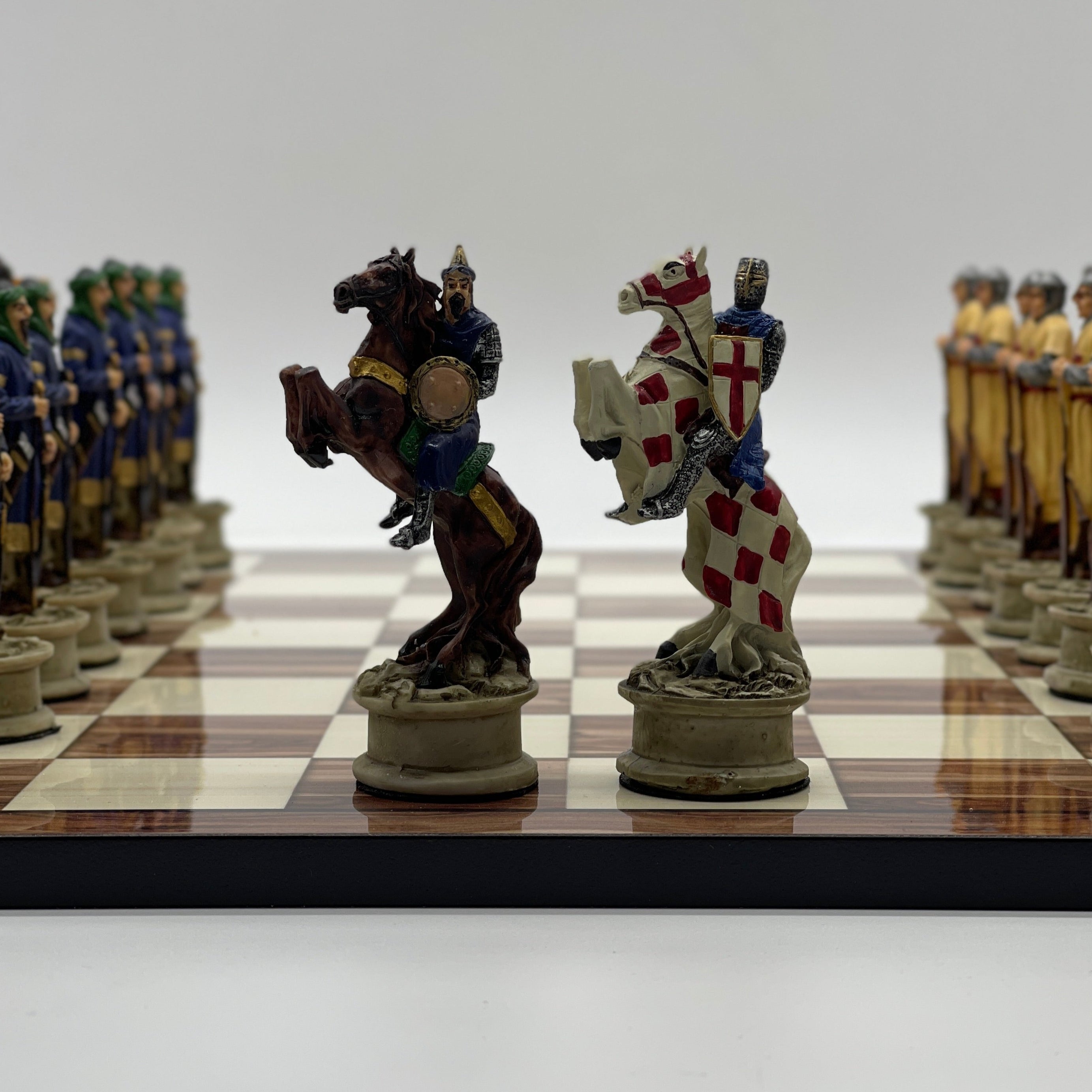 Large Brown Marble Pattern Chess Board With Ottomans Polyester Chess Pieces