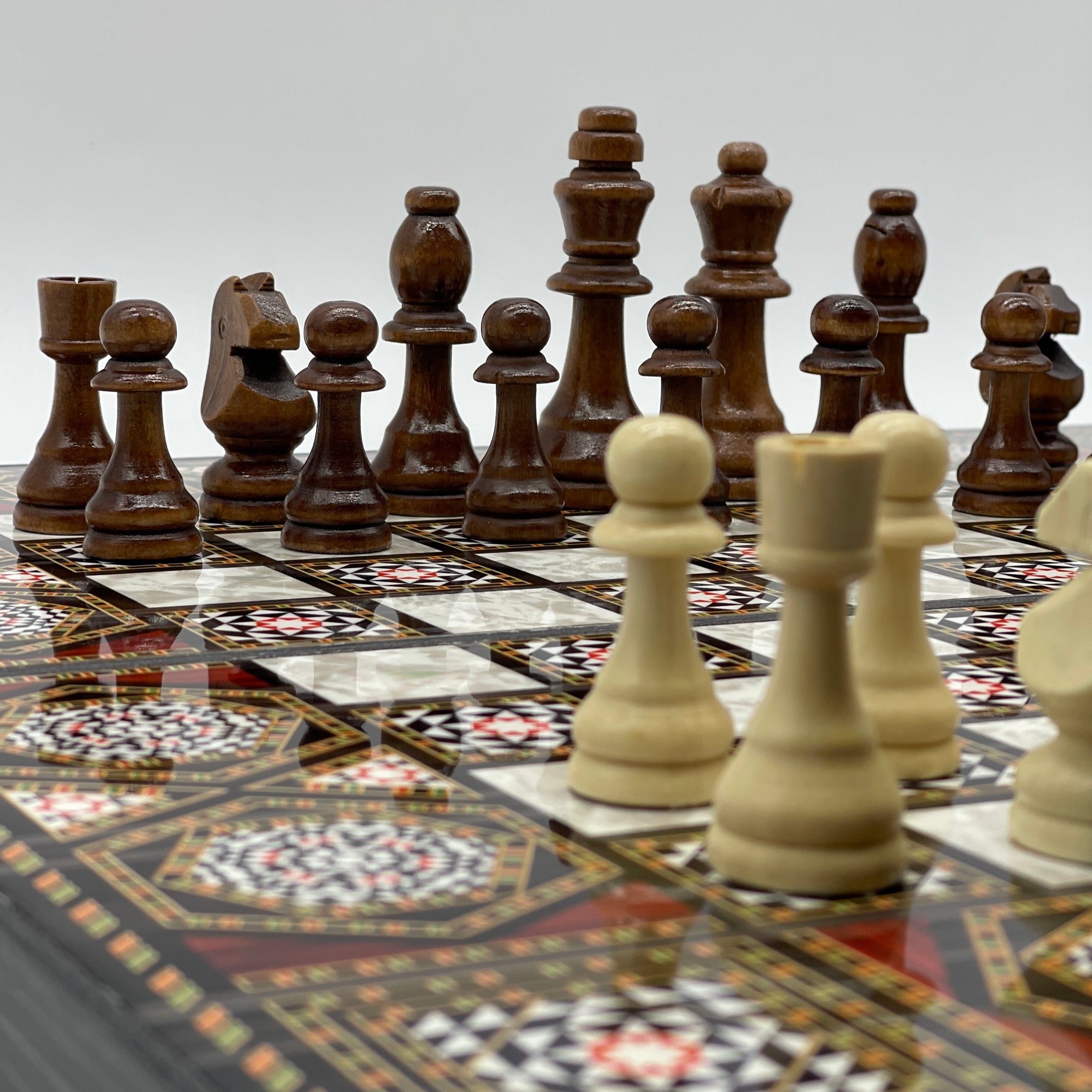 Handmade Mosaic Pattern Backgammon Set With Wooden Chess Pieces