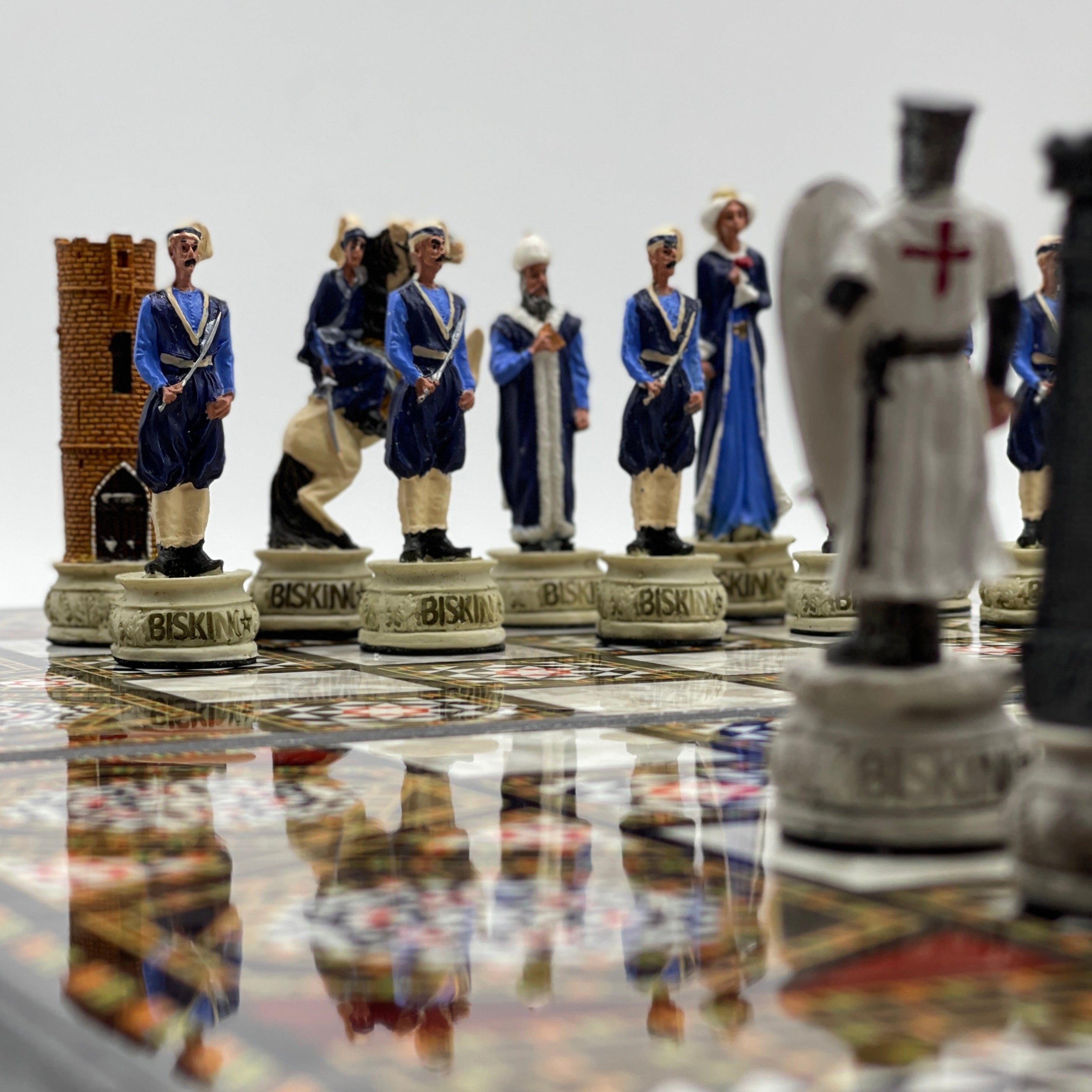 Handmade Mosaic Pattern Backgammon Set With Crusaders Chess Pieces