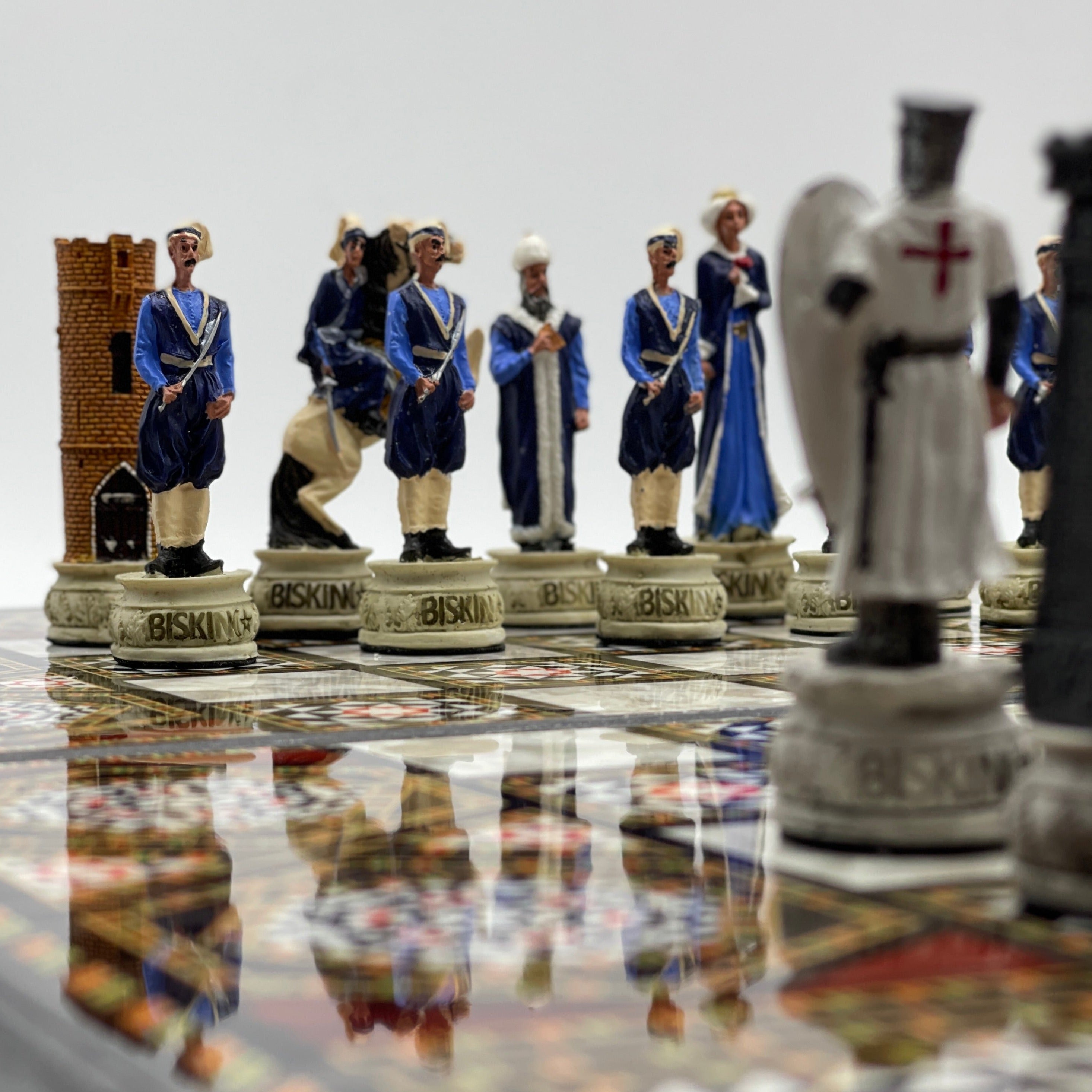 Handmade Mosaic Pattern Backgammon Set With Crusaders Chess Pieces