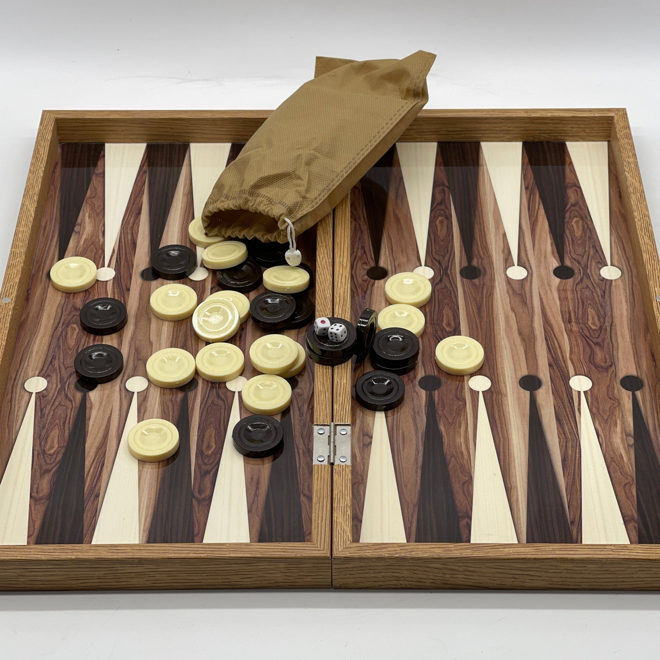 Handmade Brown Pattern Backgammon Set And Polyester Crusaders Chess Pieces