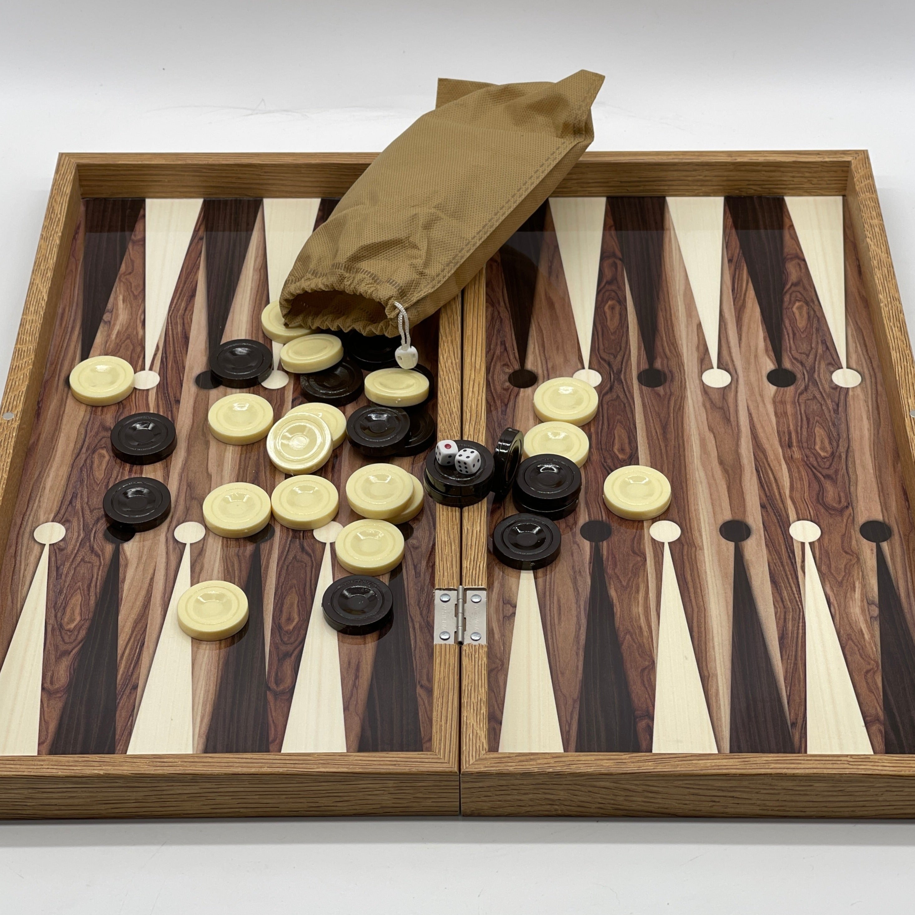 Handmade Brown Pattern Backgammon Set And Polyester Crusaders Chess Pieces