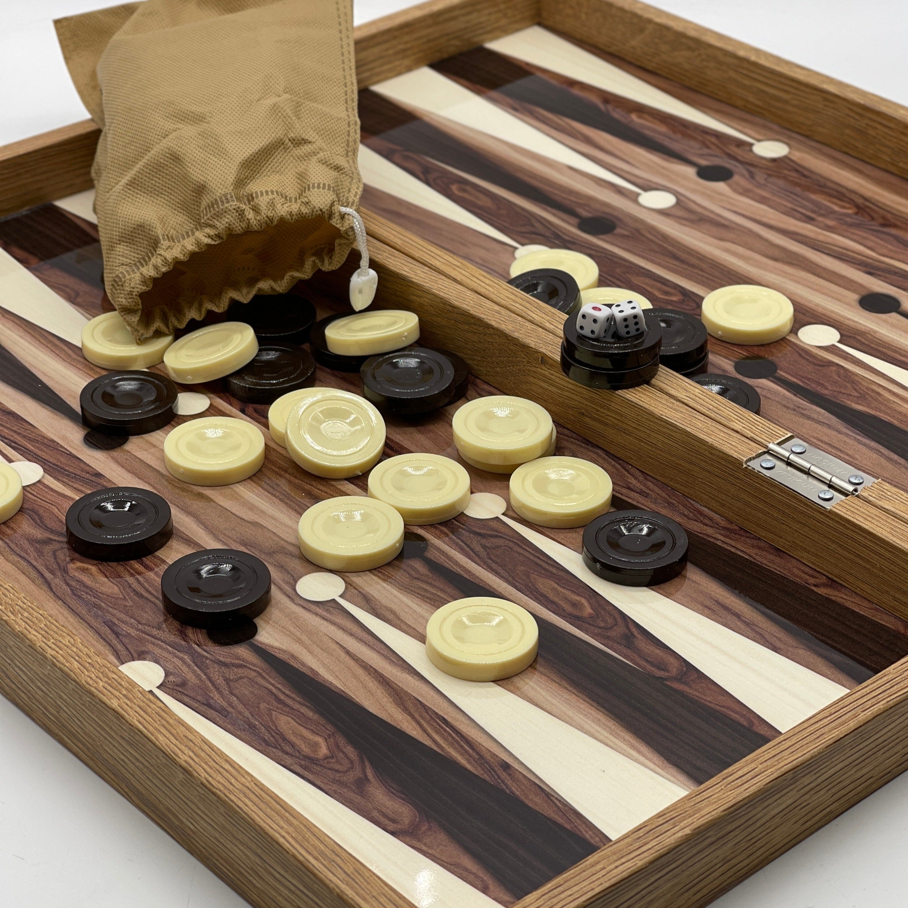 Handmade Brown Pattern Backgammon Set And Polyester Crusaders Chess Pieces