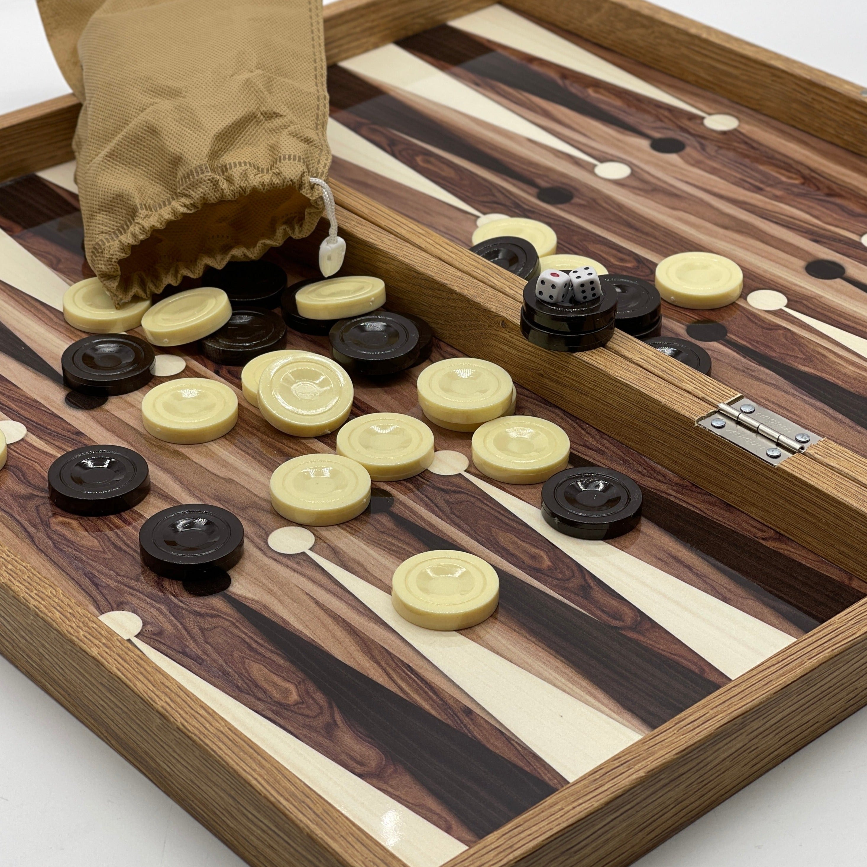 Handmade Brown Pattern Backgammon Set And Polyester Crusaders Chess Pieces