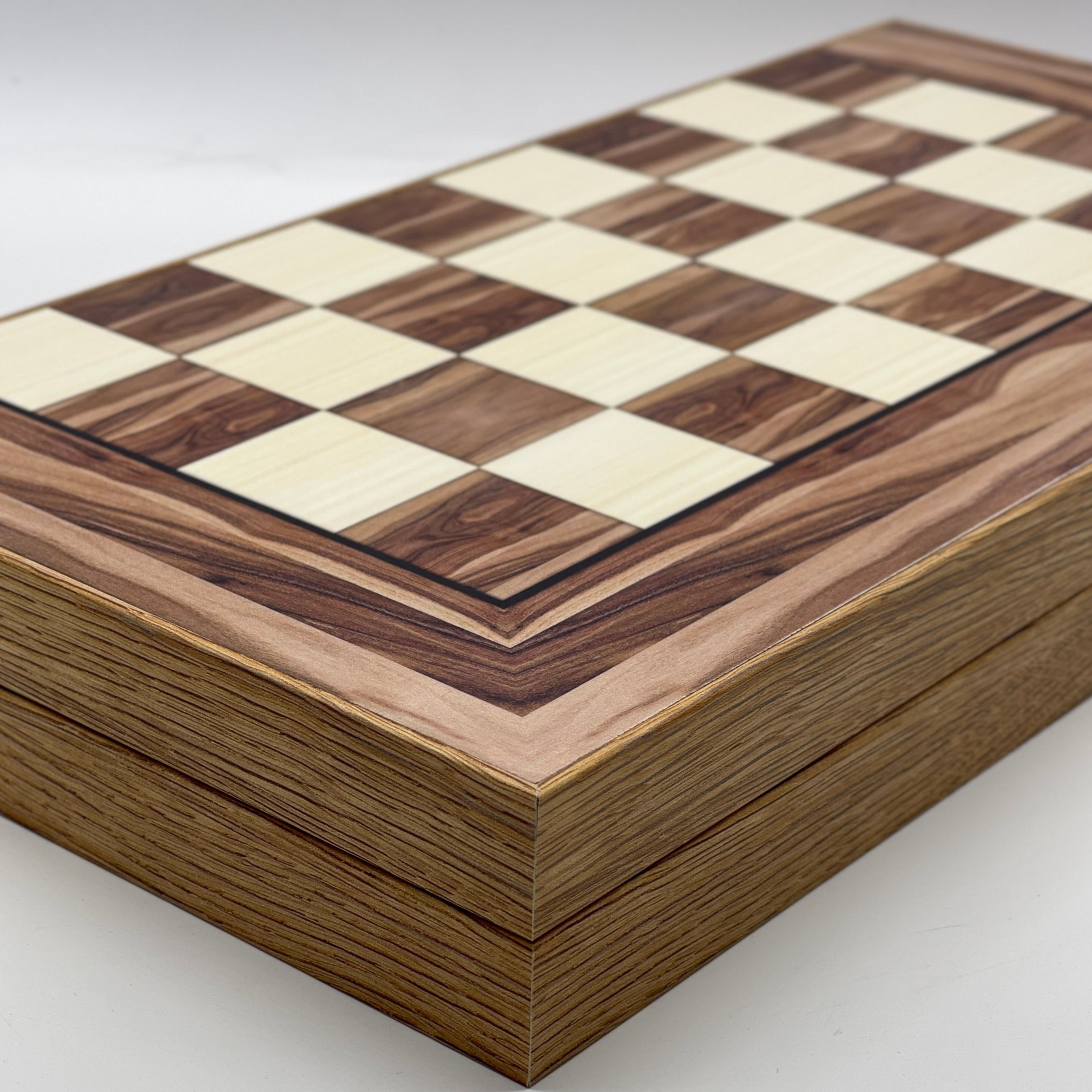 Handmade Brown Pattern Backgammon Set And Polyester Crusaders Chess Pieces