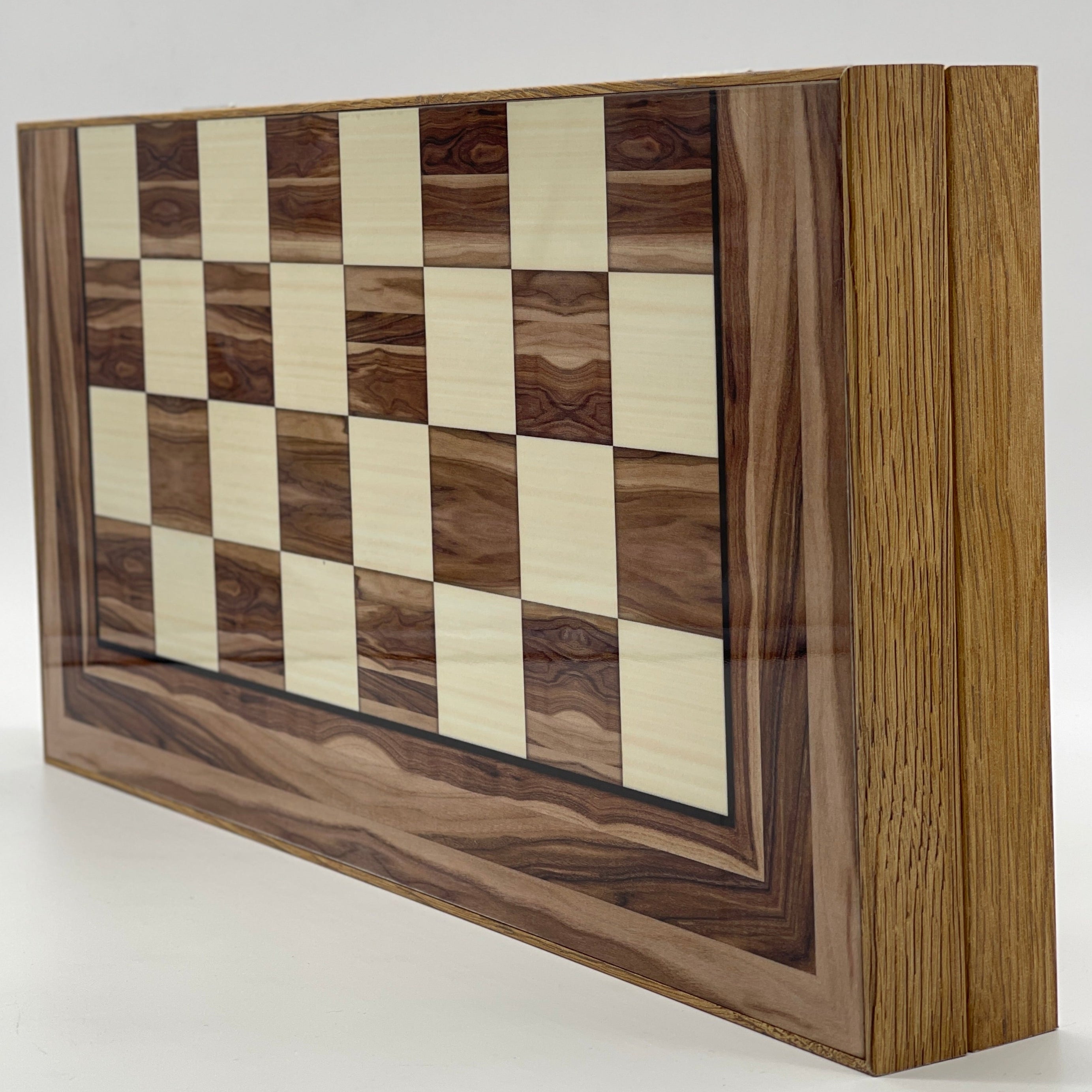 Handmade Brown Pattern Backgammon Set And Polyester Crusaders Chess Pieces