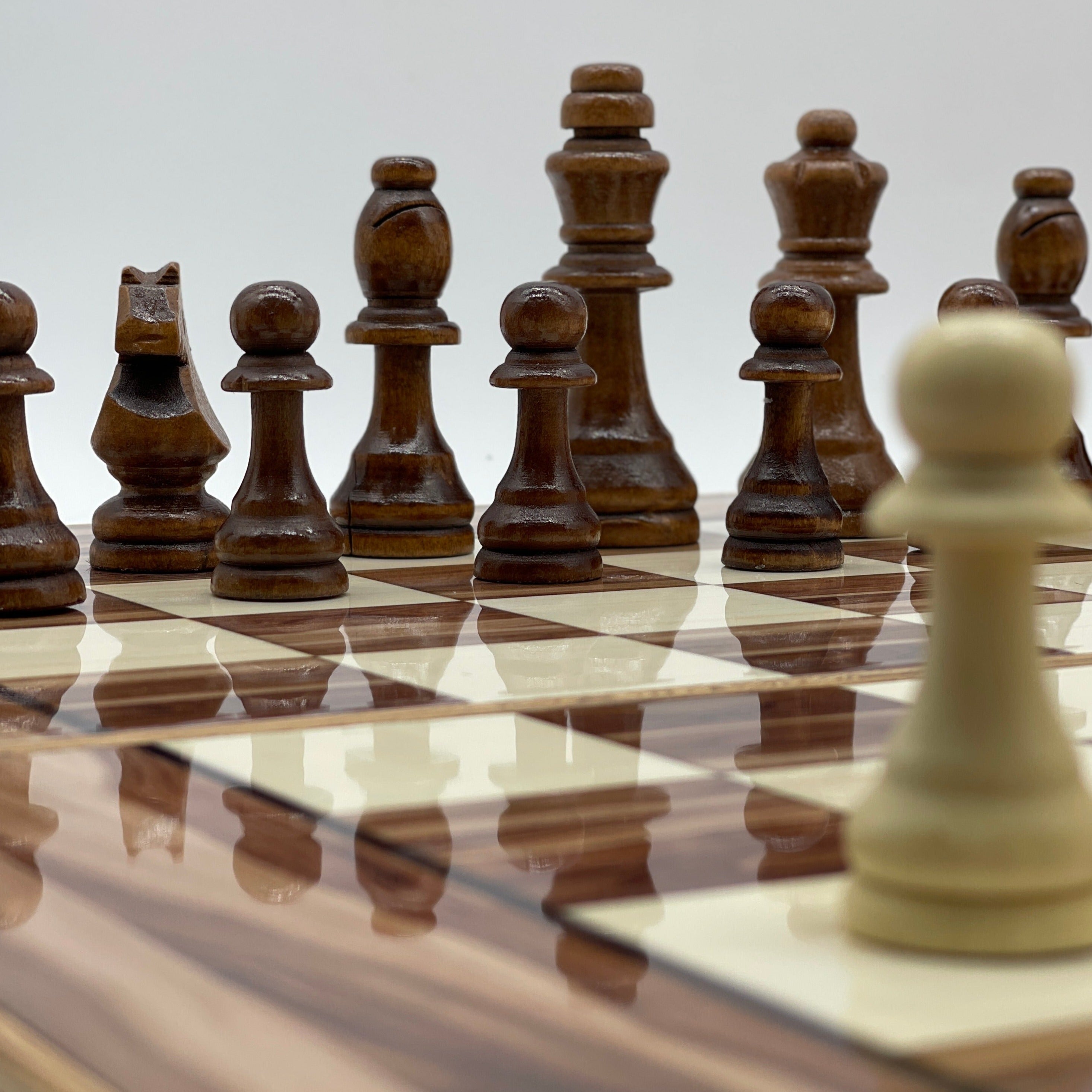 Handmade Brown Pattern Backgammon Set And Classic Wooden Chess Pieces