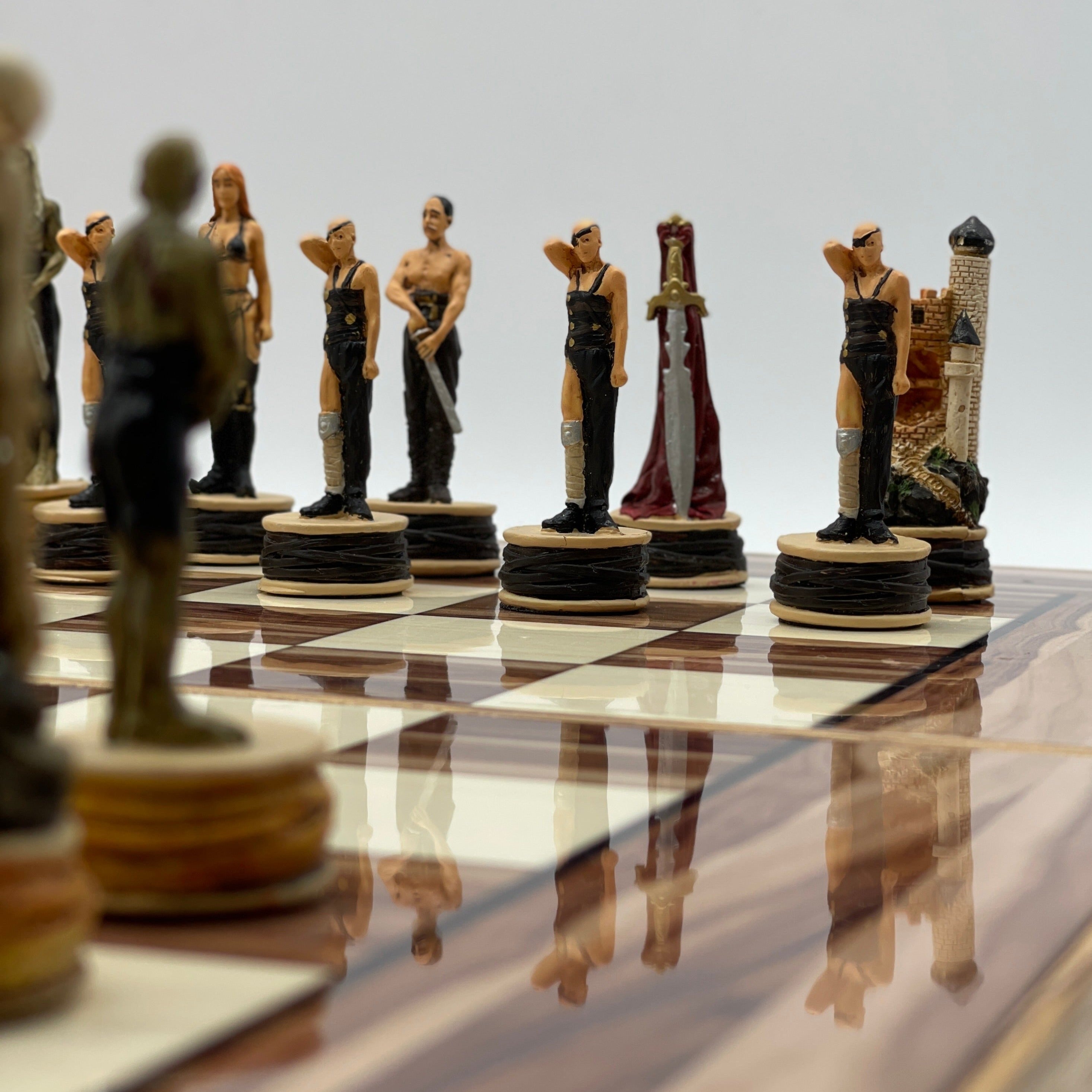 Handmade Brown Pattern Backgammon Set And Polyester Zombies Chess Pieces