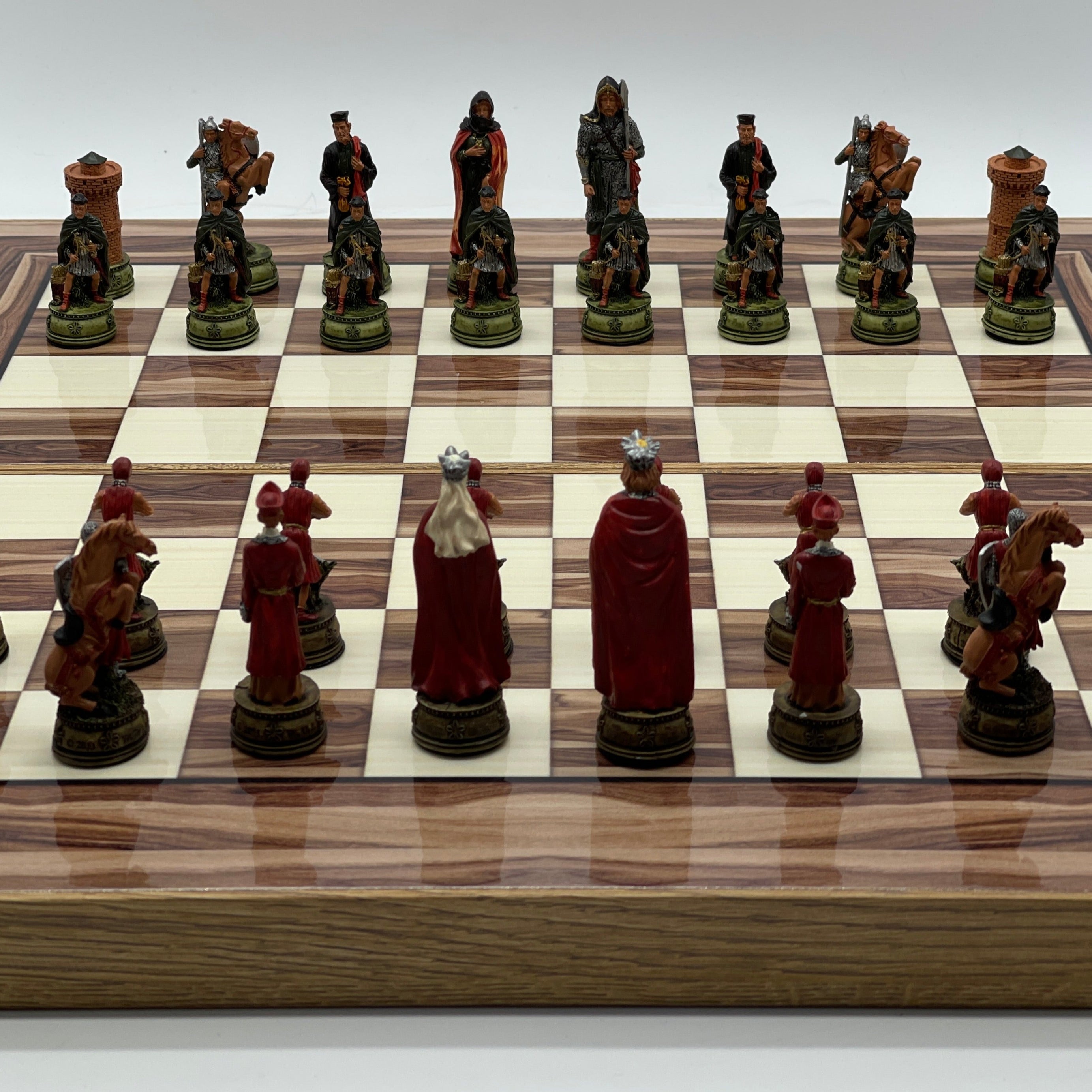 Handmade Brown Pattern Backgammon Set And Polyester Camelot Chess Pieces