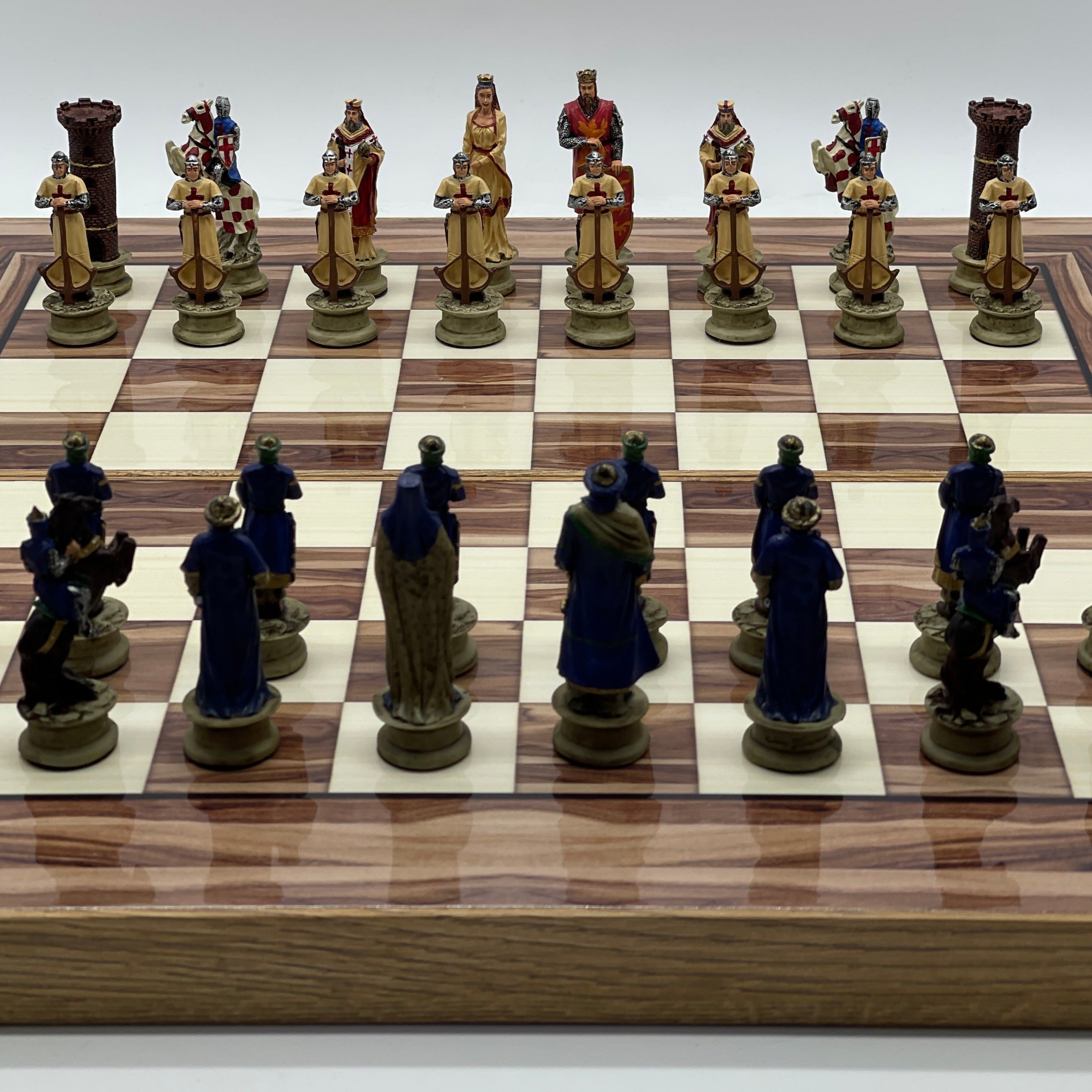 Handmade Brown Pattern Backgammon Set And Polyester Crusaders Chess Pieces