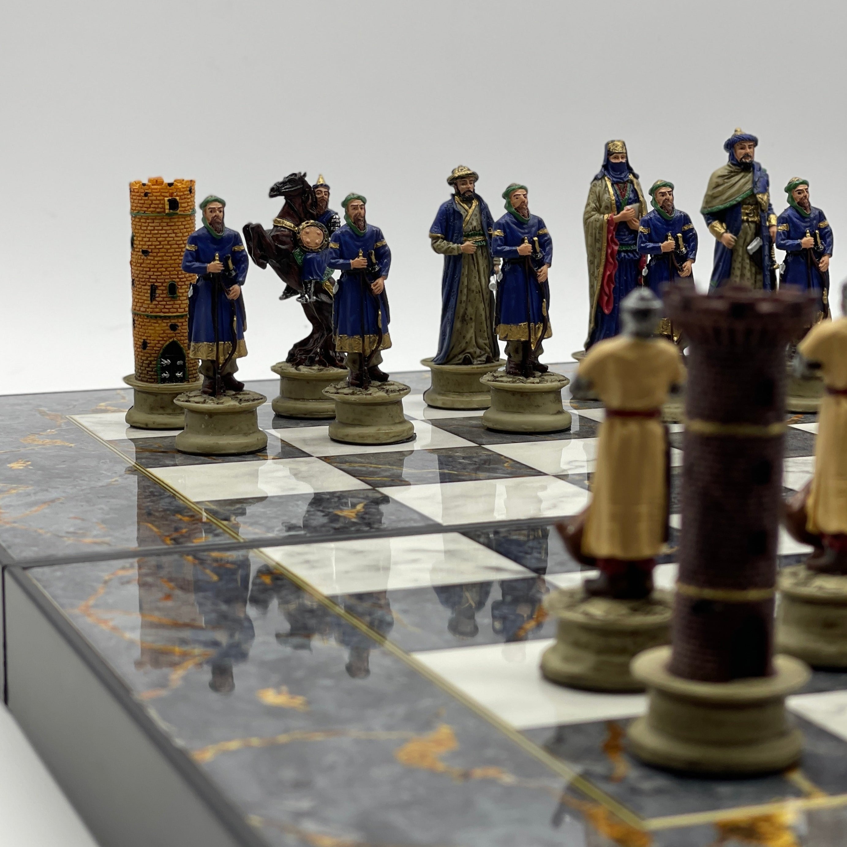 Handmade Gray Pattern Backgammon Set With Polyester Crusaders Chess Pieces