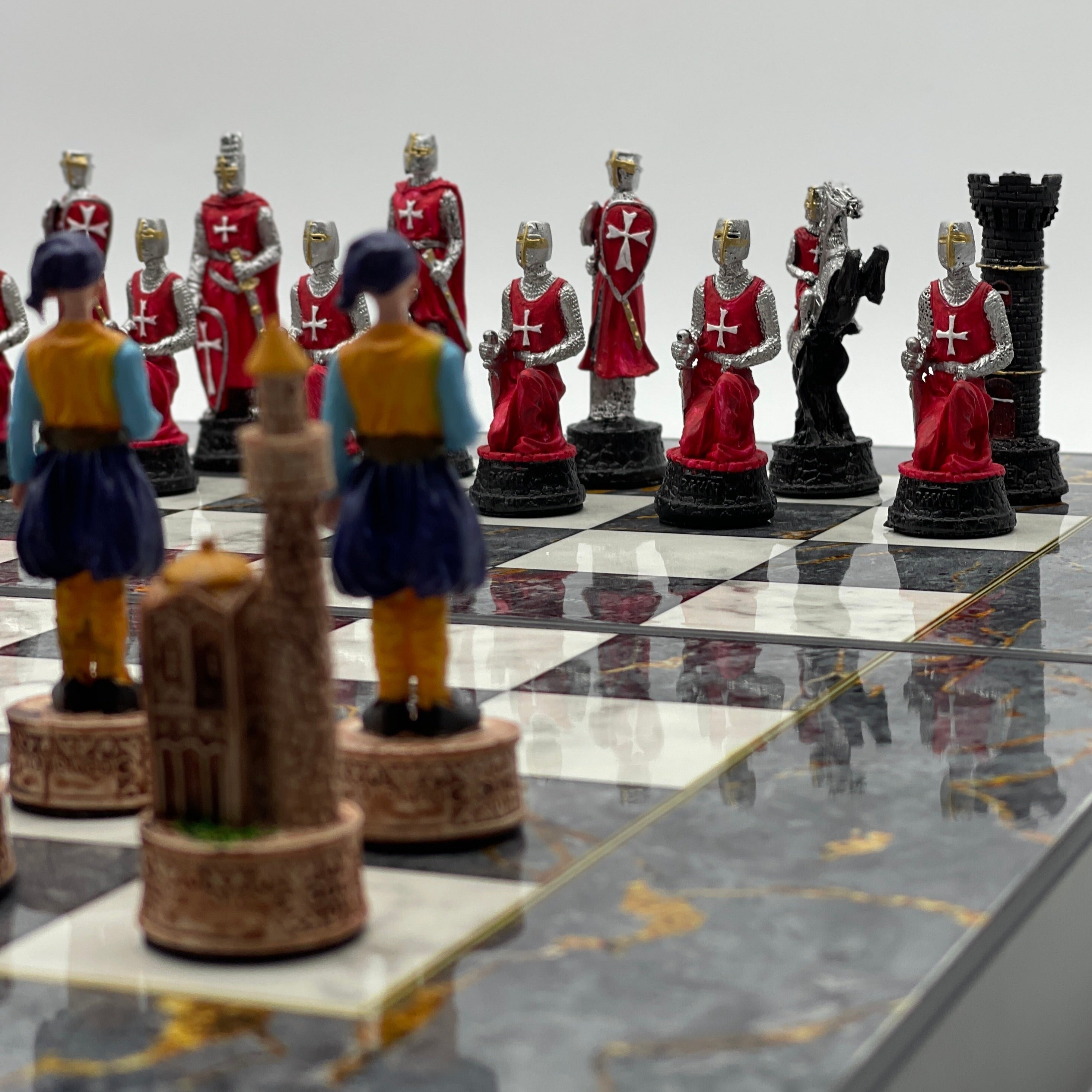 Handmade Gray Pattern Backgammon Set With Polyester Crusaders Chess Pieces