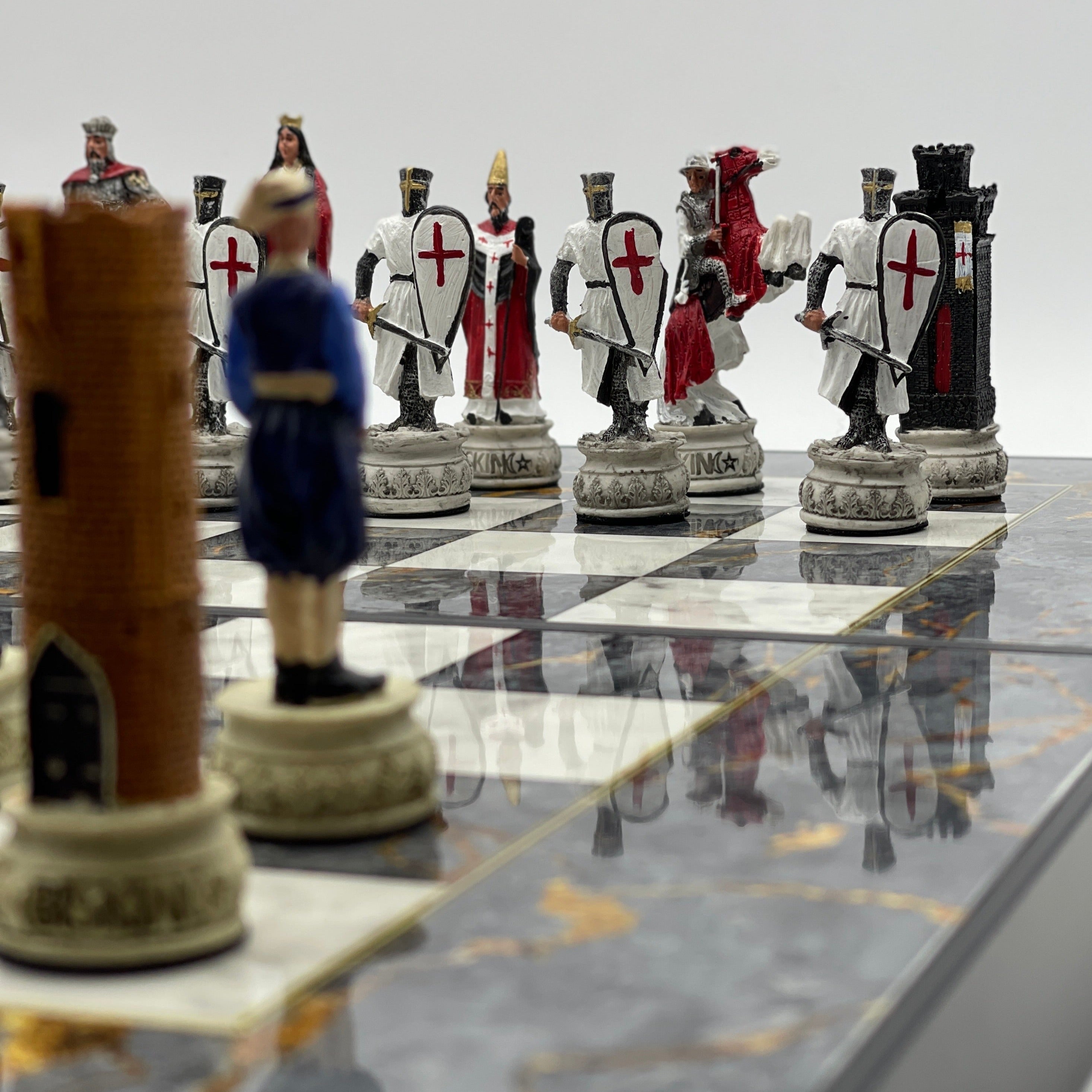 Handmade Gray Pattern Backgammon Set With Polyester Crusaders Chess Pieces