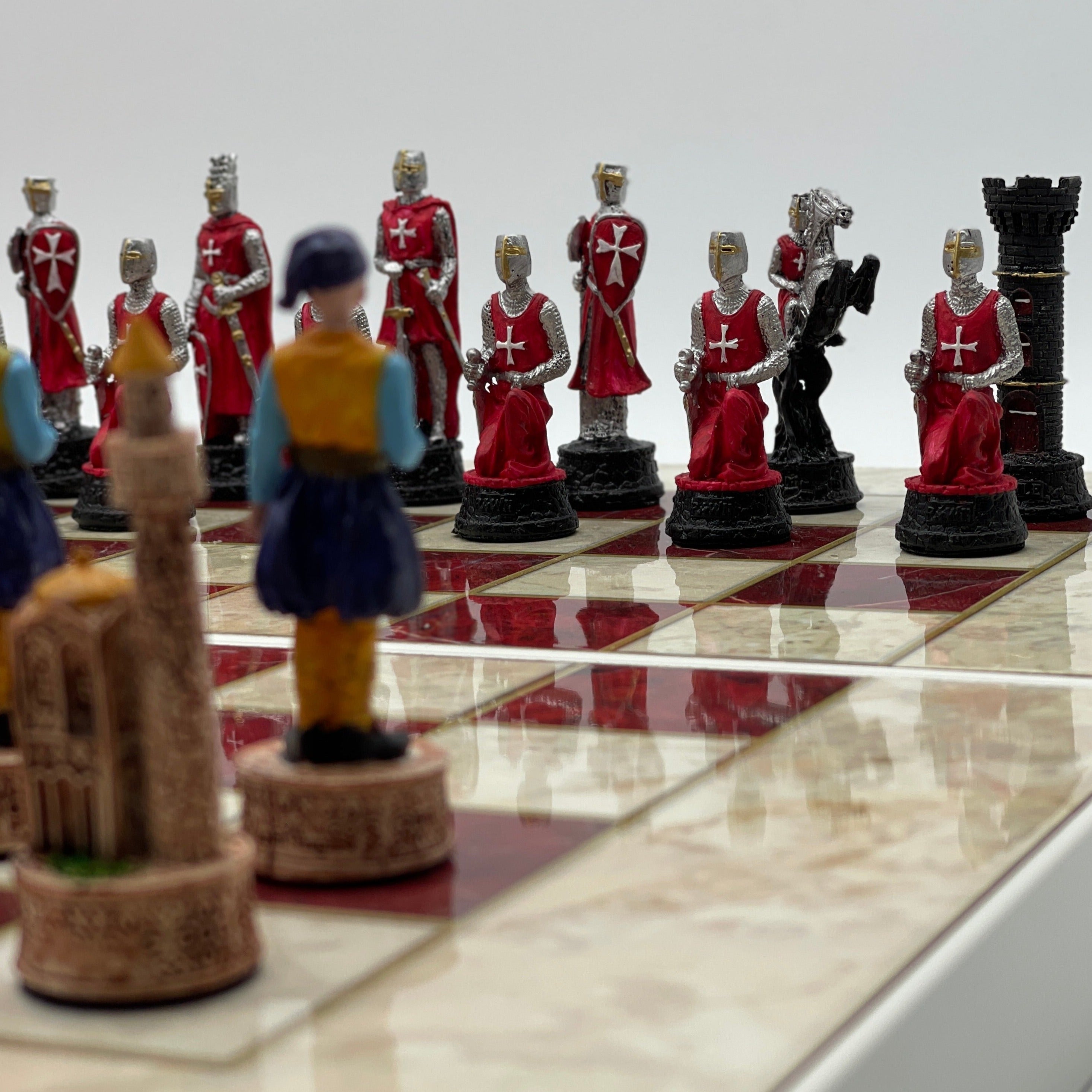 Handmade Red Pattern Backgammon Set With Crusaders Chess Pieces