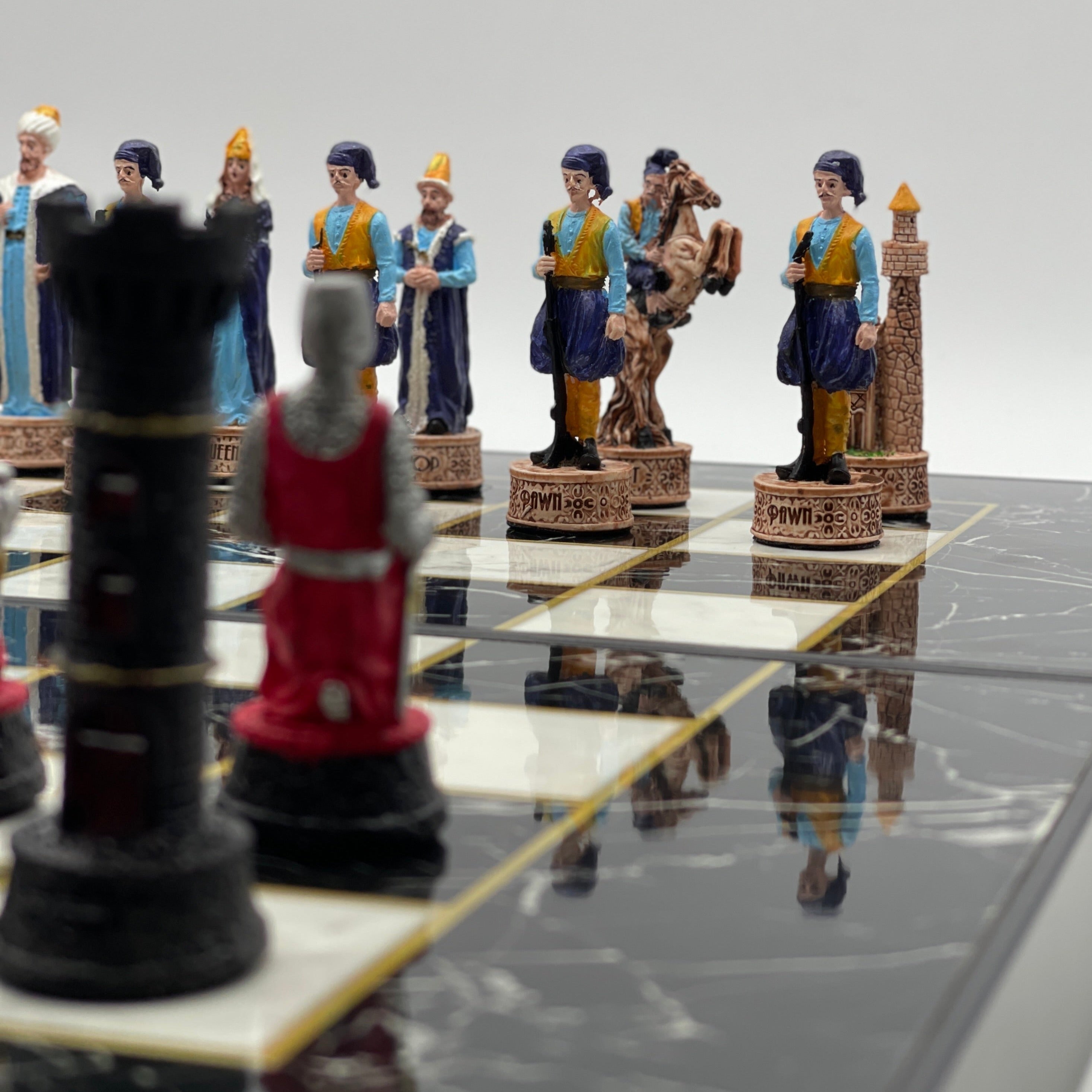 Handmade Black Marble Pattern Backgammon Set With Crusaders Chess Pieces