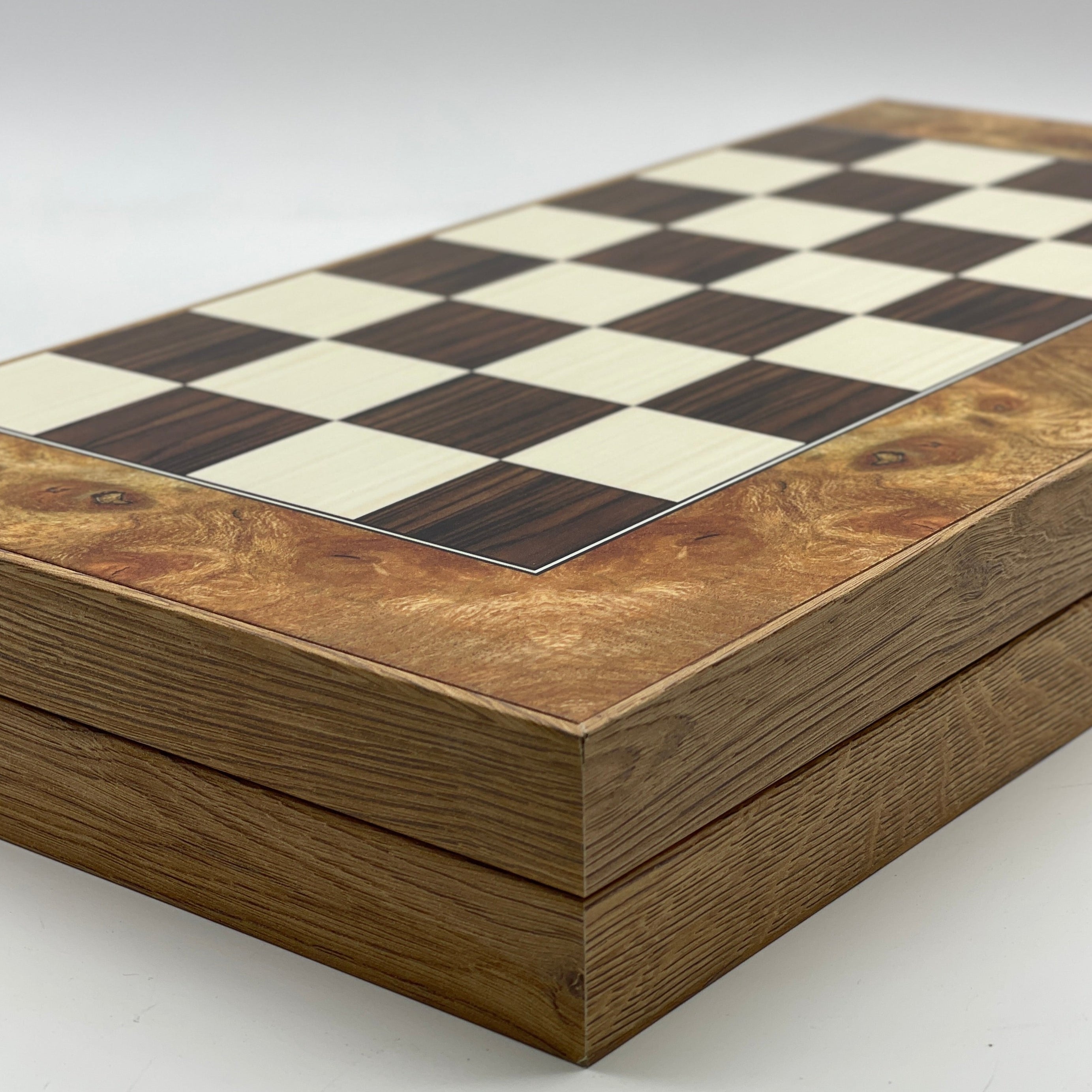 Handmade Walnut Pattern Backgammon Set with Polyester Crusaders Chess Pieces