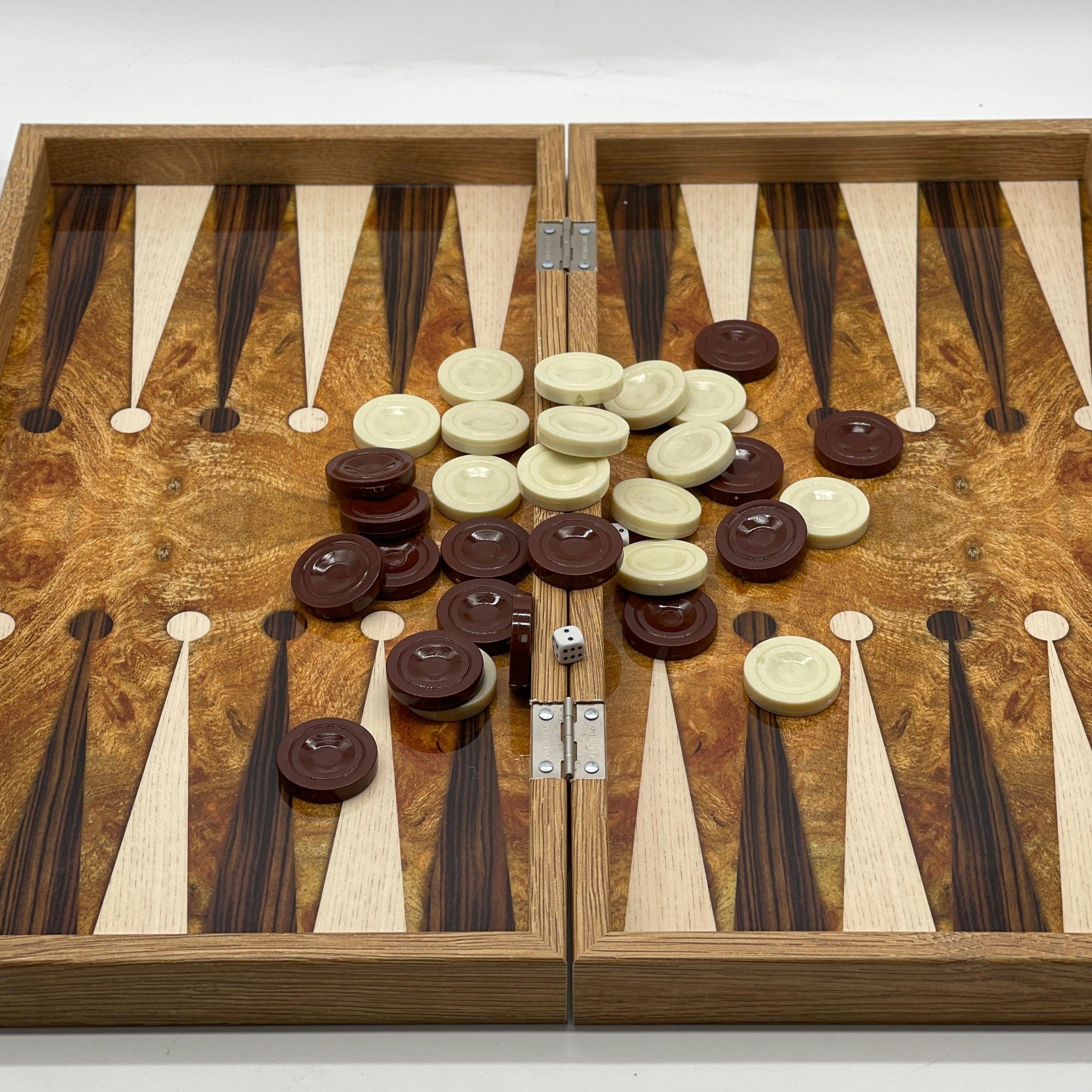 Handmade Walnut Pattern Backgammon Set with Polyester Crusaders Chess Pieces