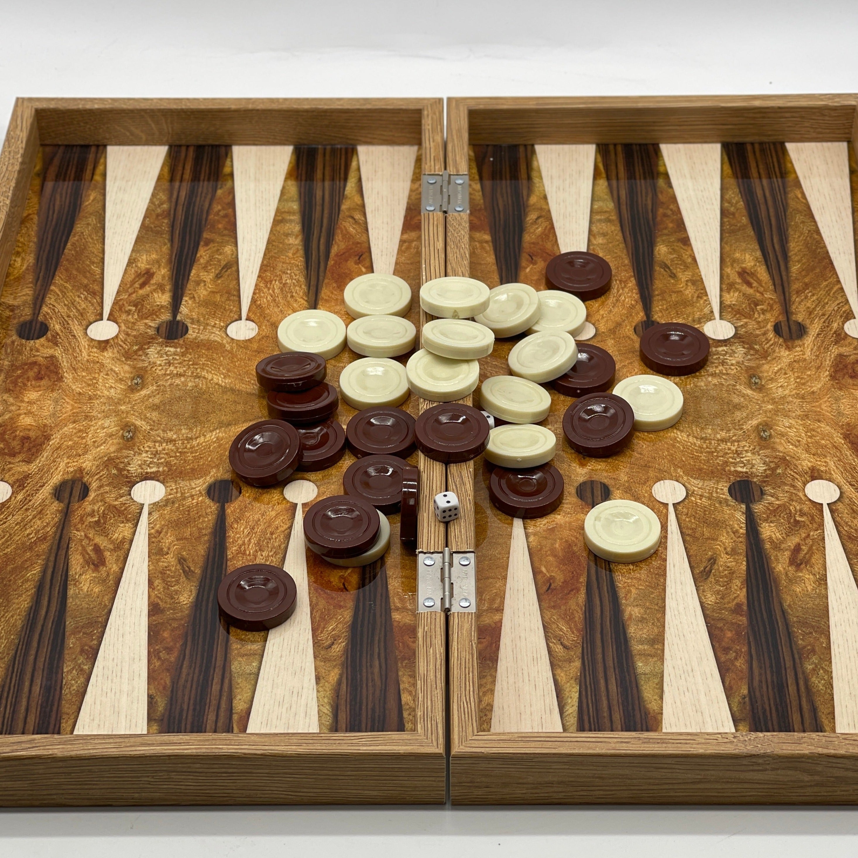 Handmade Walnut Pattern Backgammon Set with Polyester Crusaders Chess Pieces