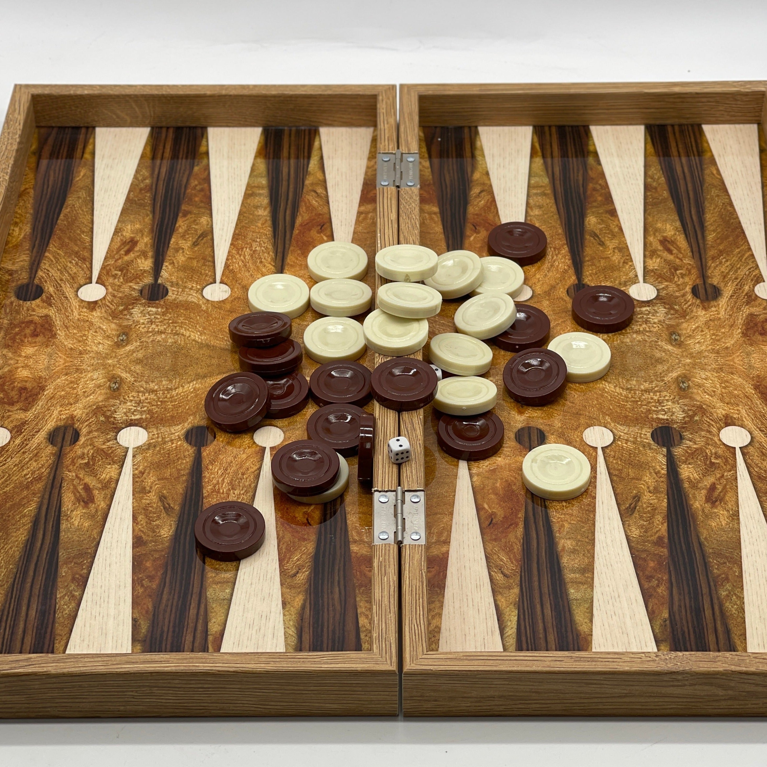 Handmade Walnut Pattern Backgammon Set With Wooden Chess Pieces