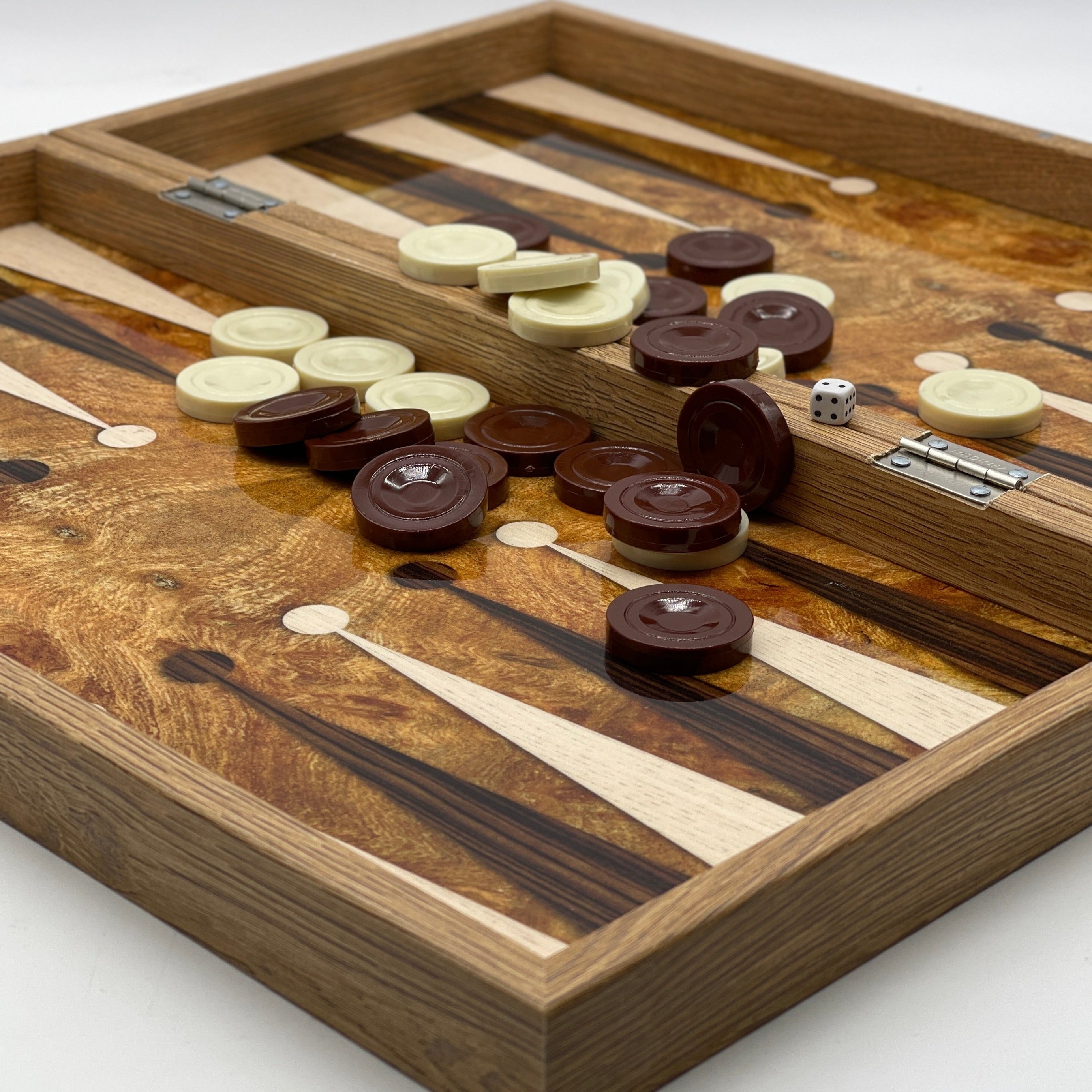 Handmade Brown Pattern Backgammon Set And Polyester Camelot Chess Pieces