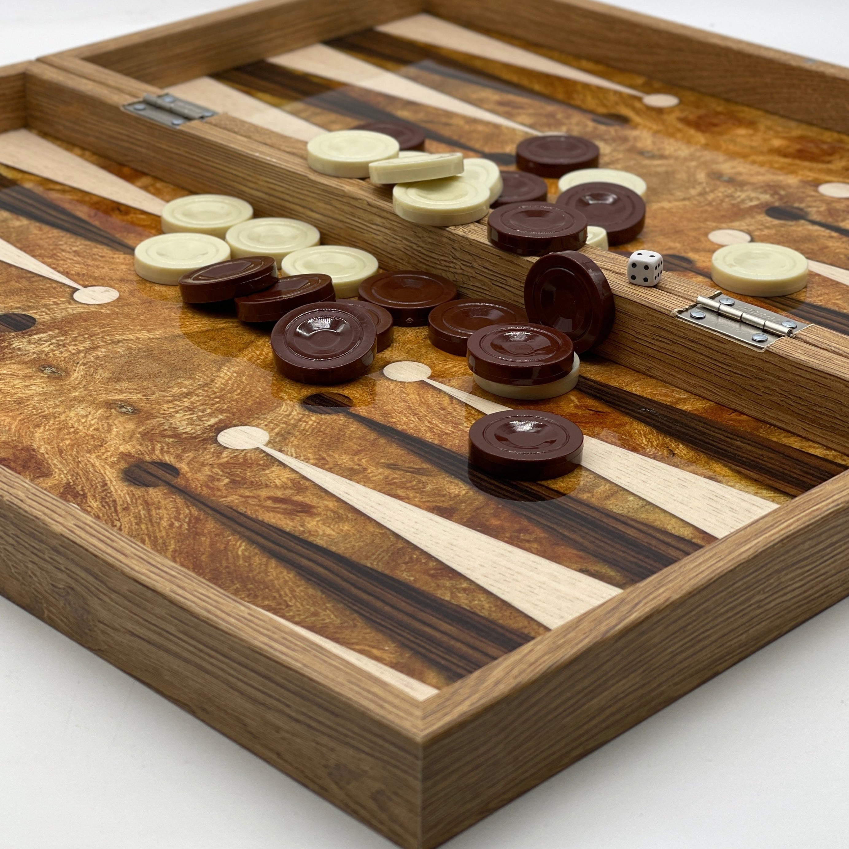 Handmade Walnut Pattern Backgammon Set with Polyester Crusaders Chess Pieces