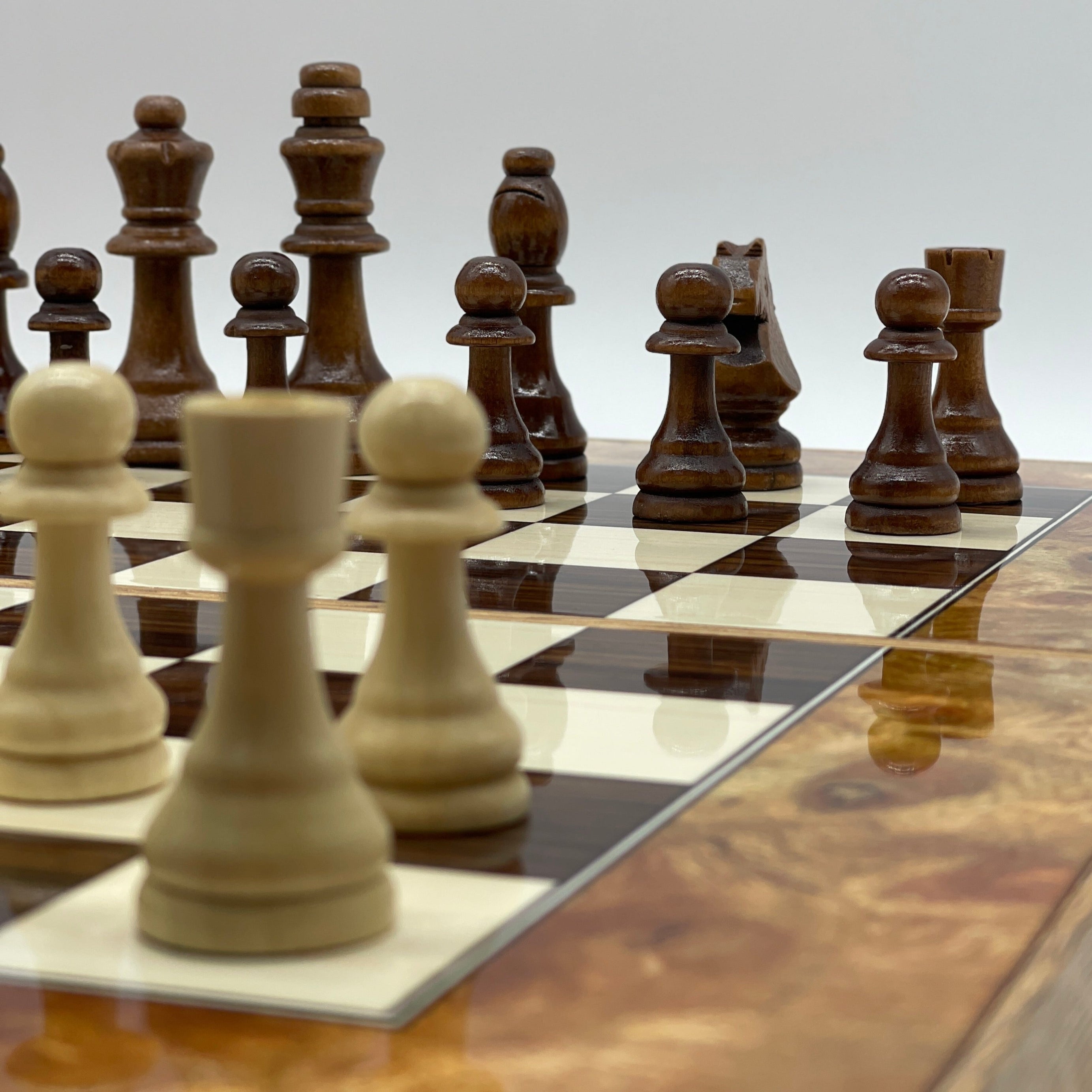 Handmade Walnut Pattern Backgammon Set With Wooden Chess Pieces