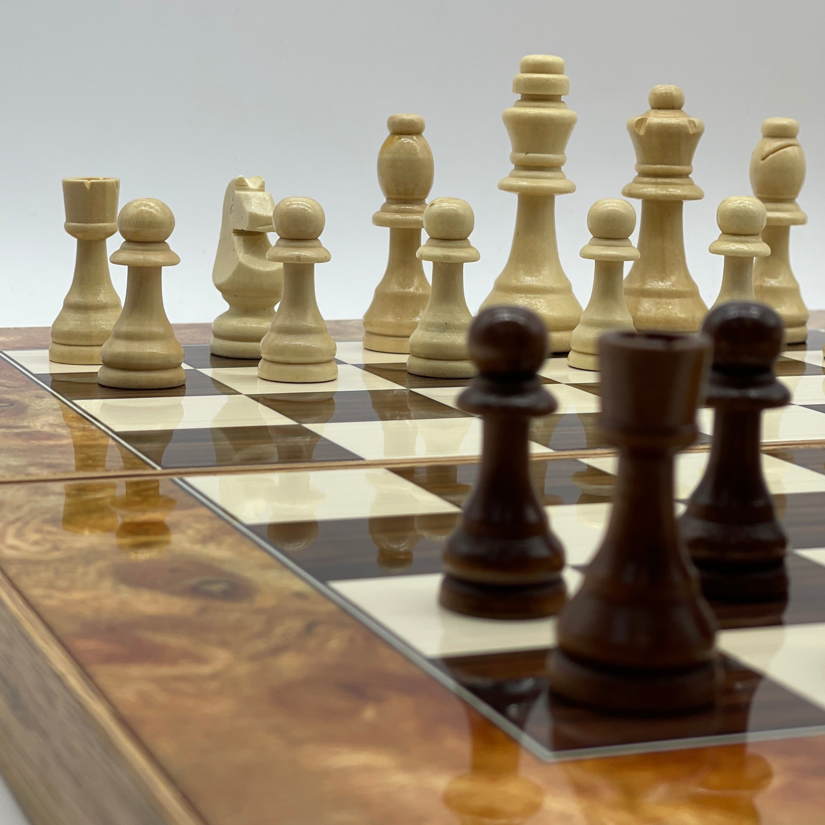 Handmade Walnut Pattern Backgammon Set With Wooden Chess Pieces