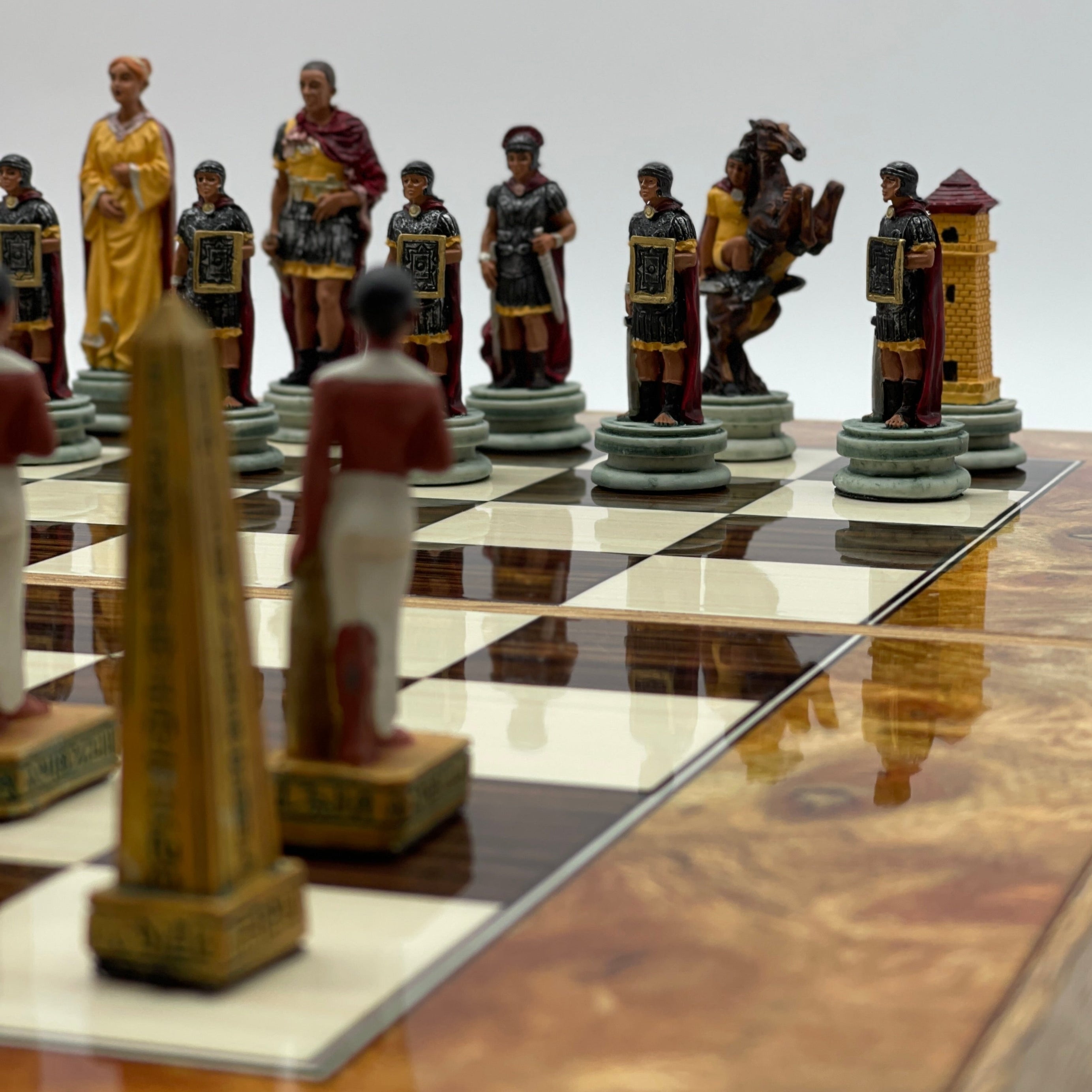 Handmade Walnut Pattern Backgammon Set With Polyester Egyptian Chess Pieces