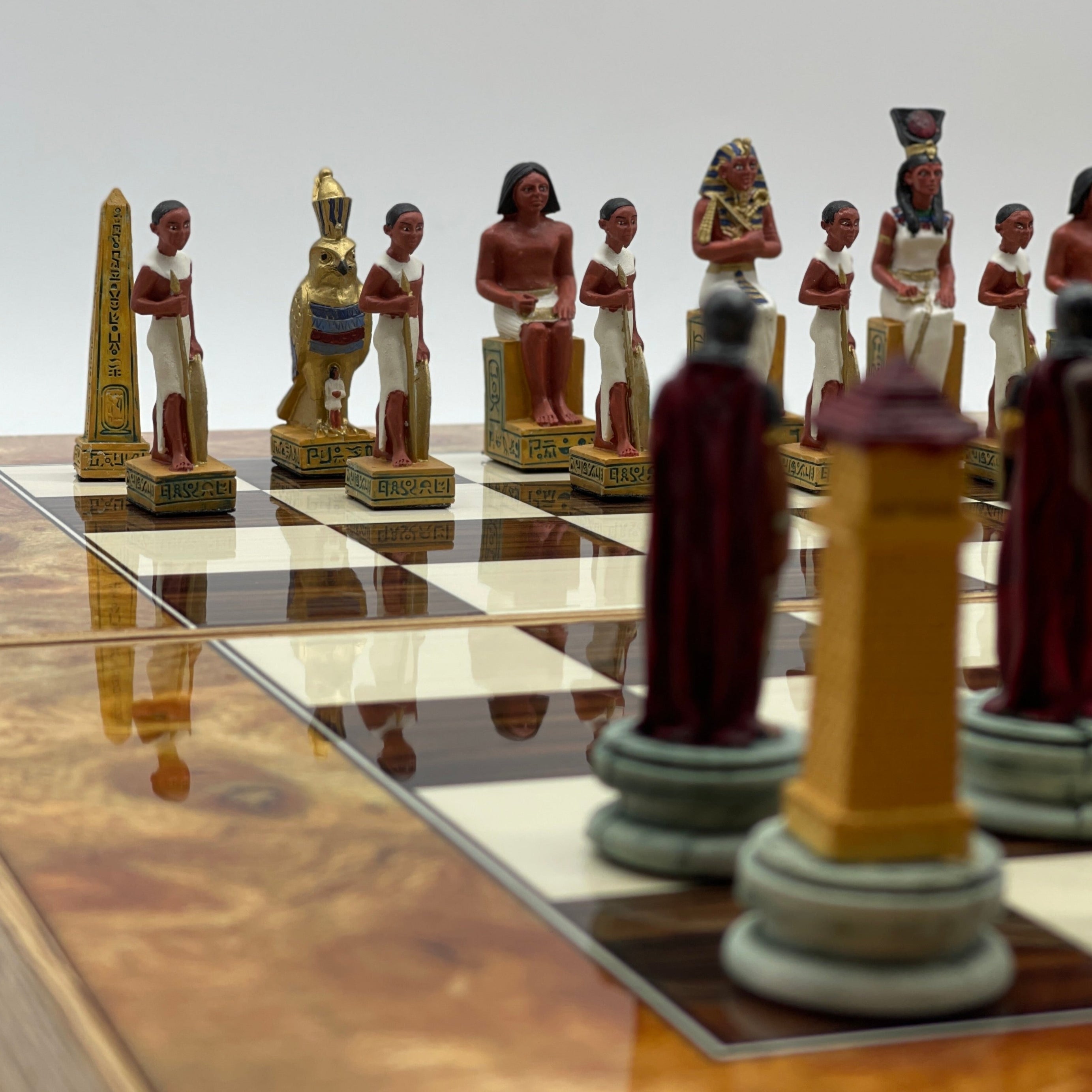 Handmade Walnut Pattern Backgammon Set With Polyester Egyptian Chess Pieces