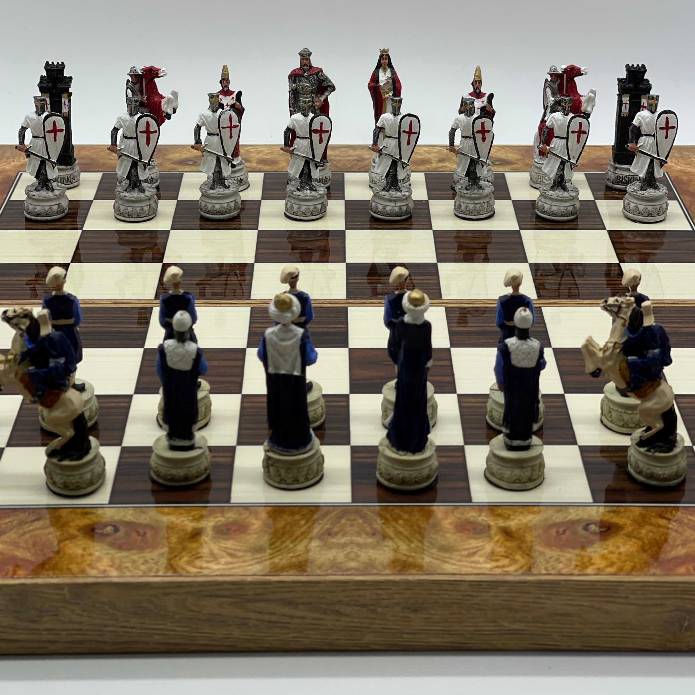 Handmade Walnut Pattern Backgammon Set with Polyester Crusaders Chess Pieces