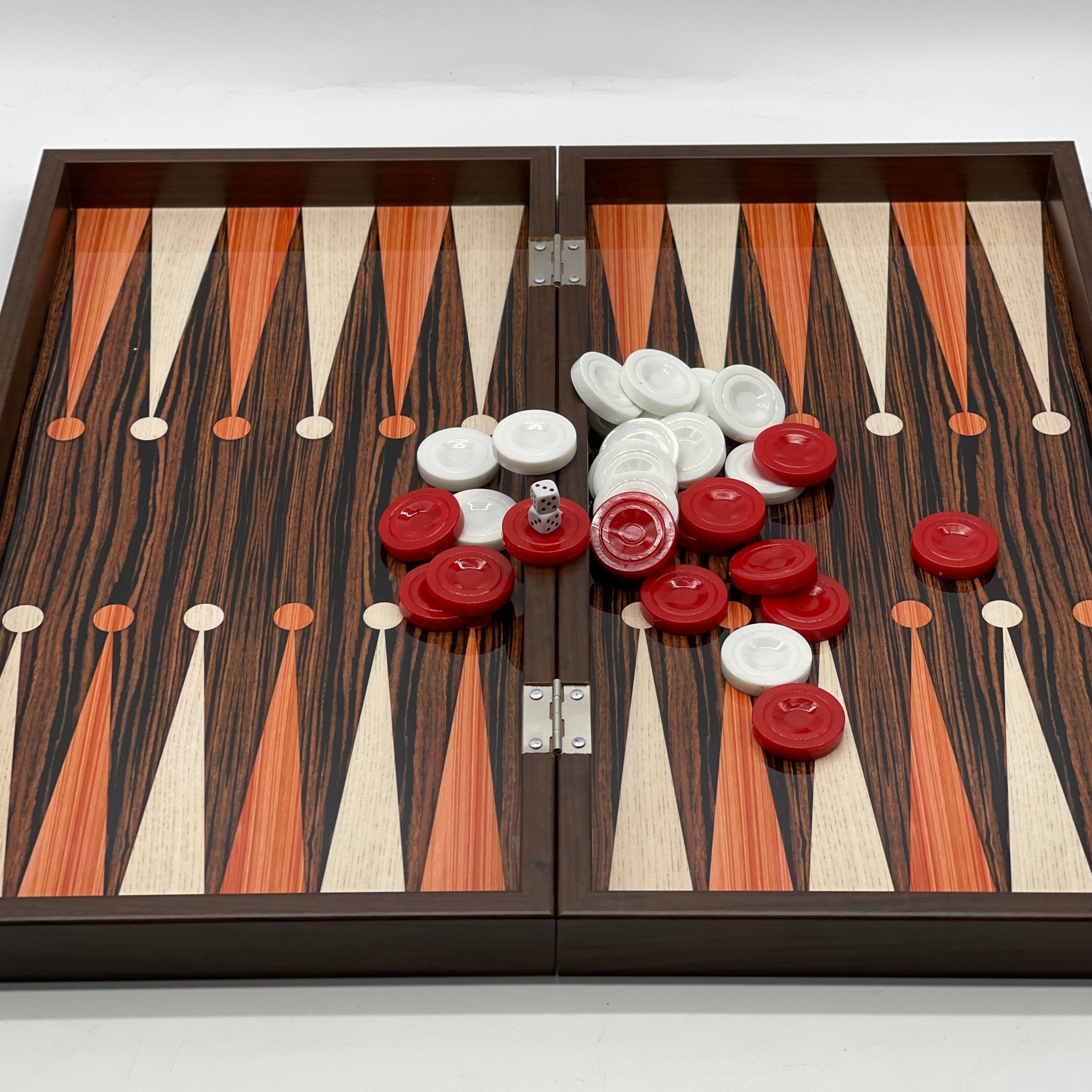 Handmade Dark Brown Pattern Backgammon Set With Crusaders Chess Pieces