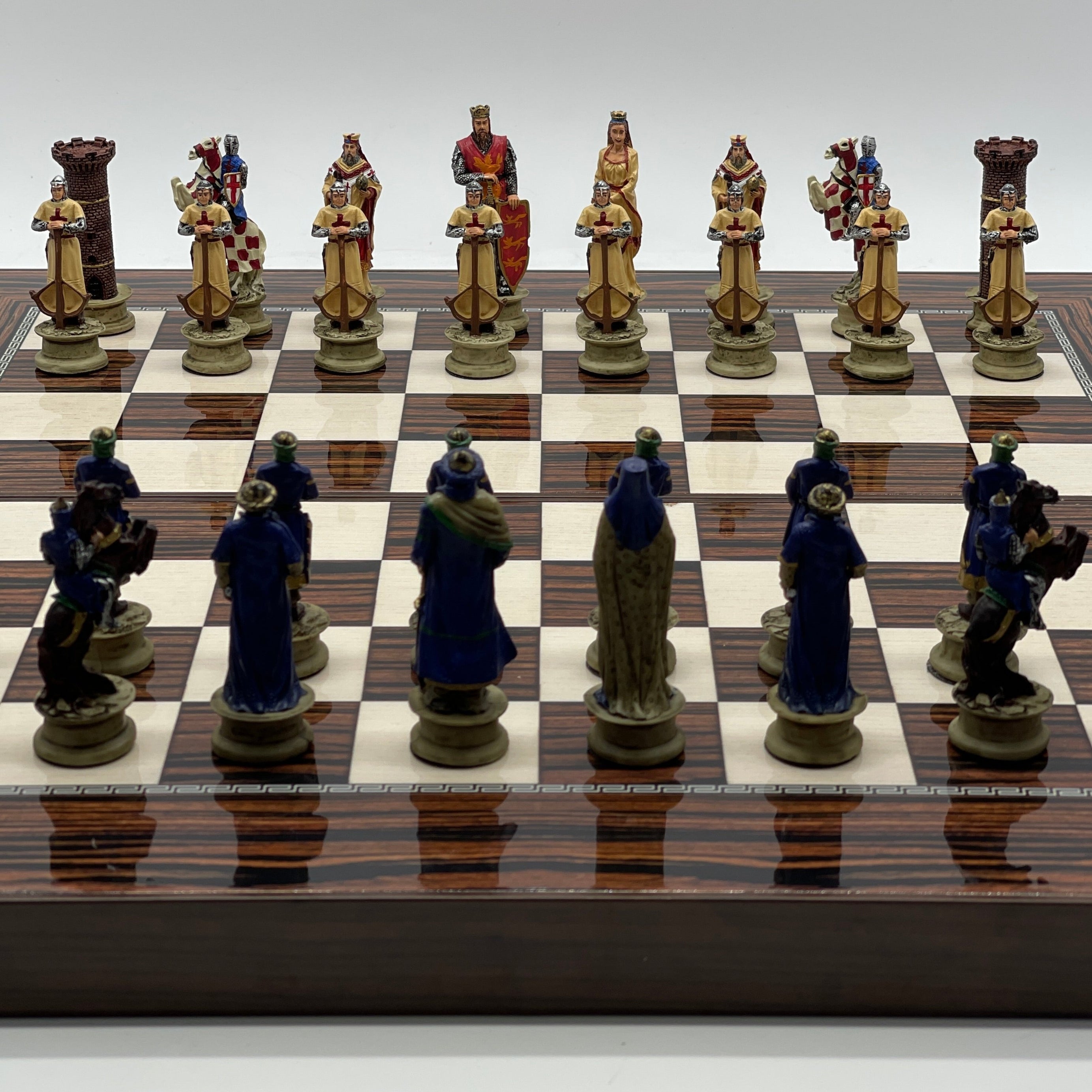 Handmade Dark Brown Pattern Backgammon Set With Crusaders Chess Pieces