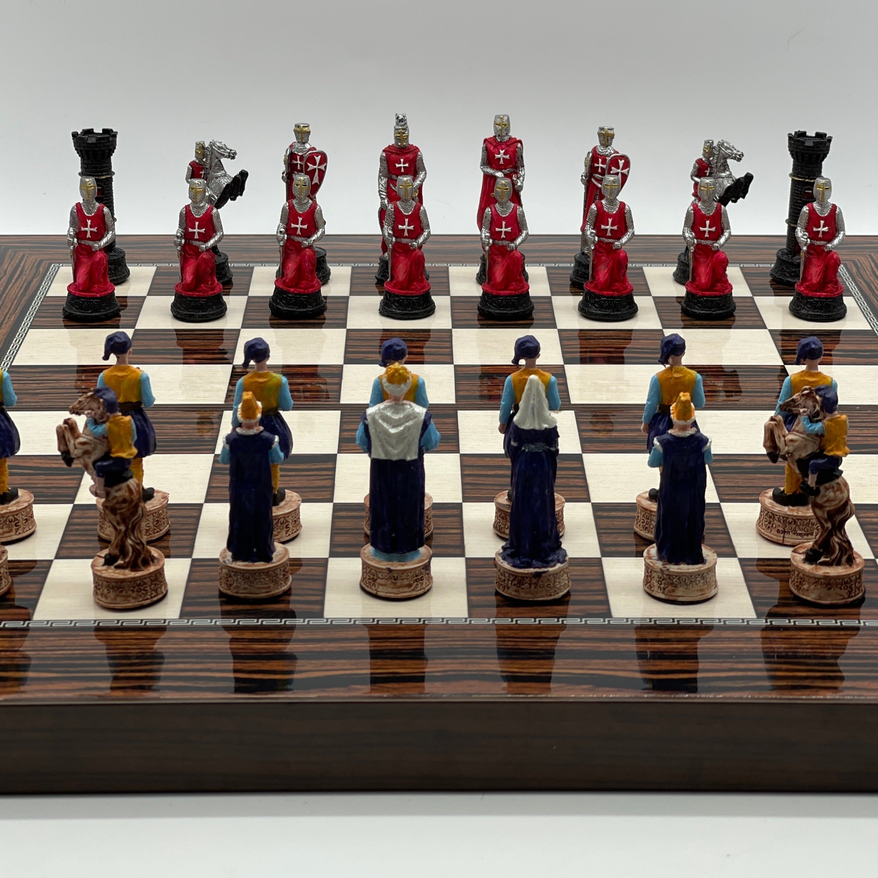 Handmade Dark Brown Pattern Backgammon Set With Crusaders Chess Pieces