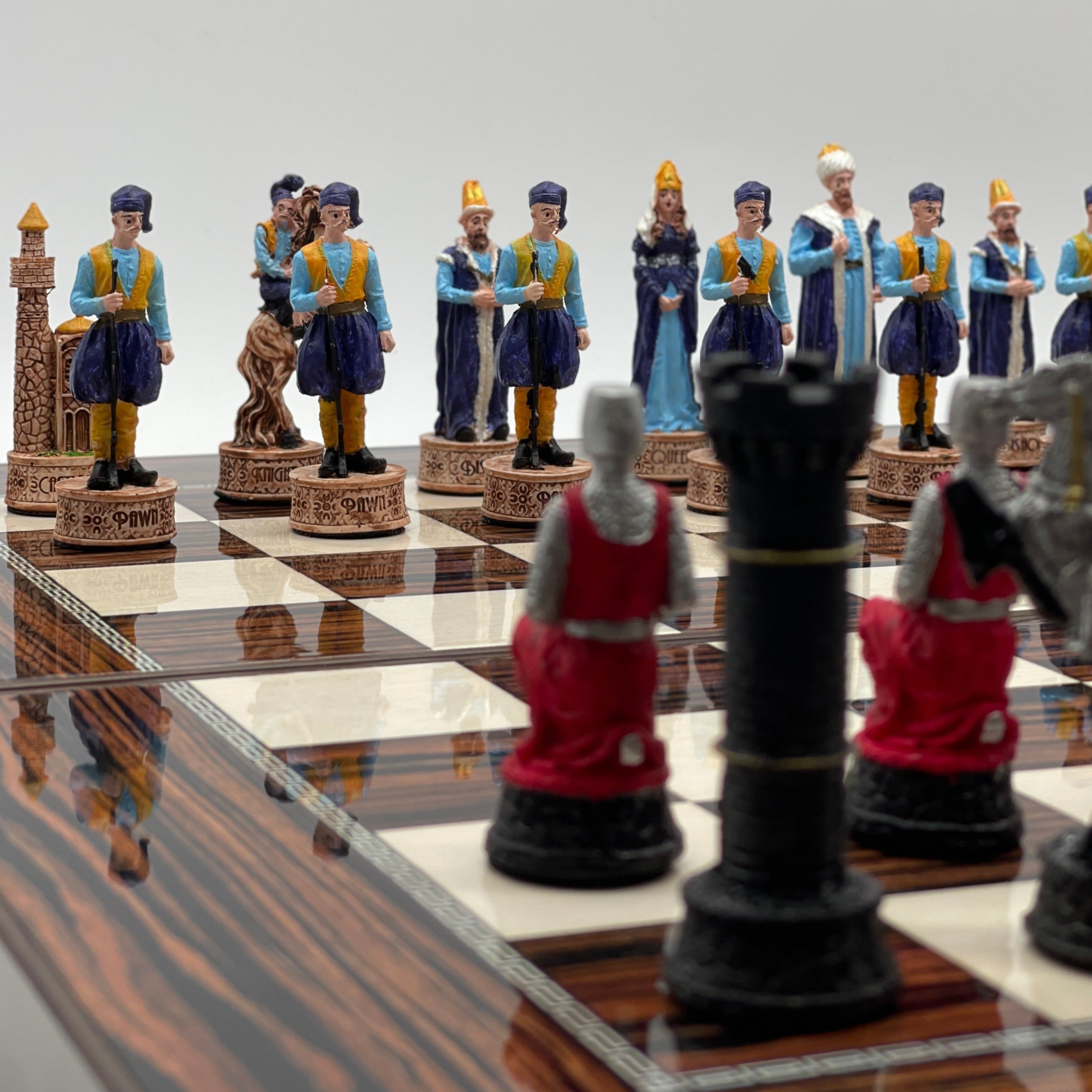 Handmade Dark Brown Pattern Backgammon Set With Crusaders Chess Pieces