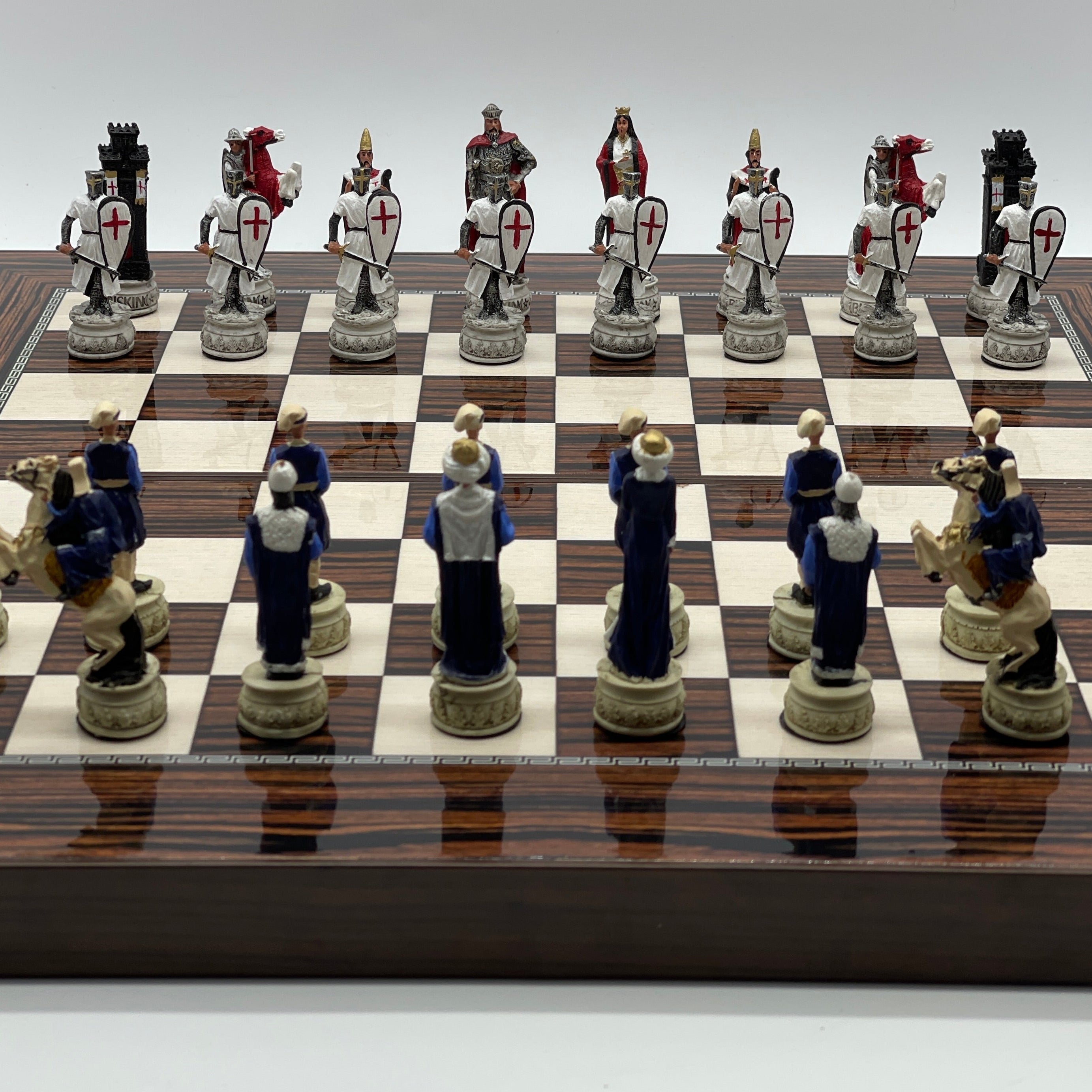 Handmade Dark Brown Pattern Backgammon Set With Crusaders Chess Pieces