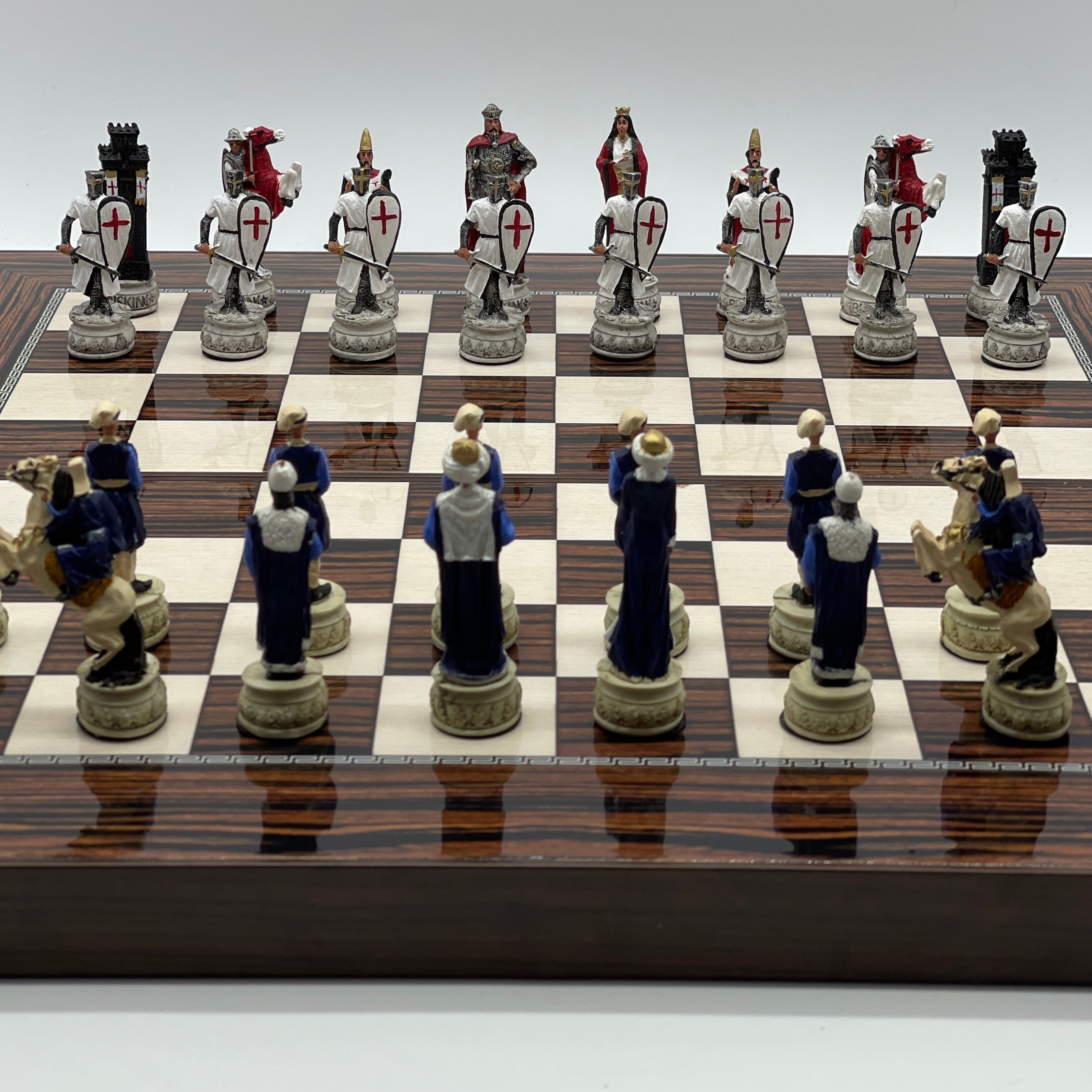 Handmade Dark Brown Pattern Backgammon Set With Crusaders Chess Pieces