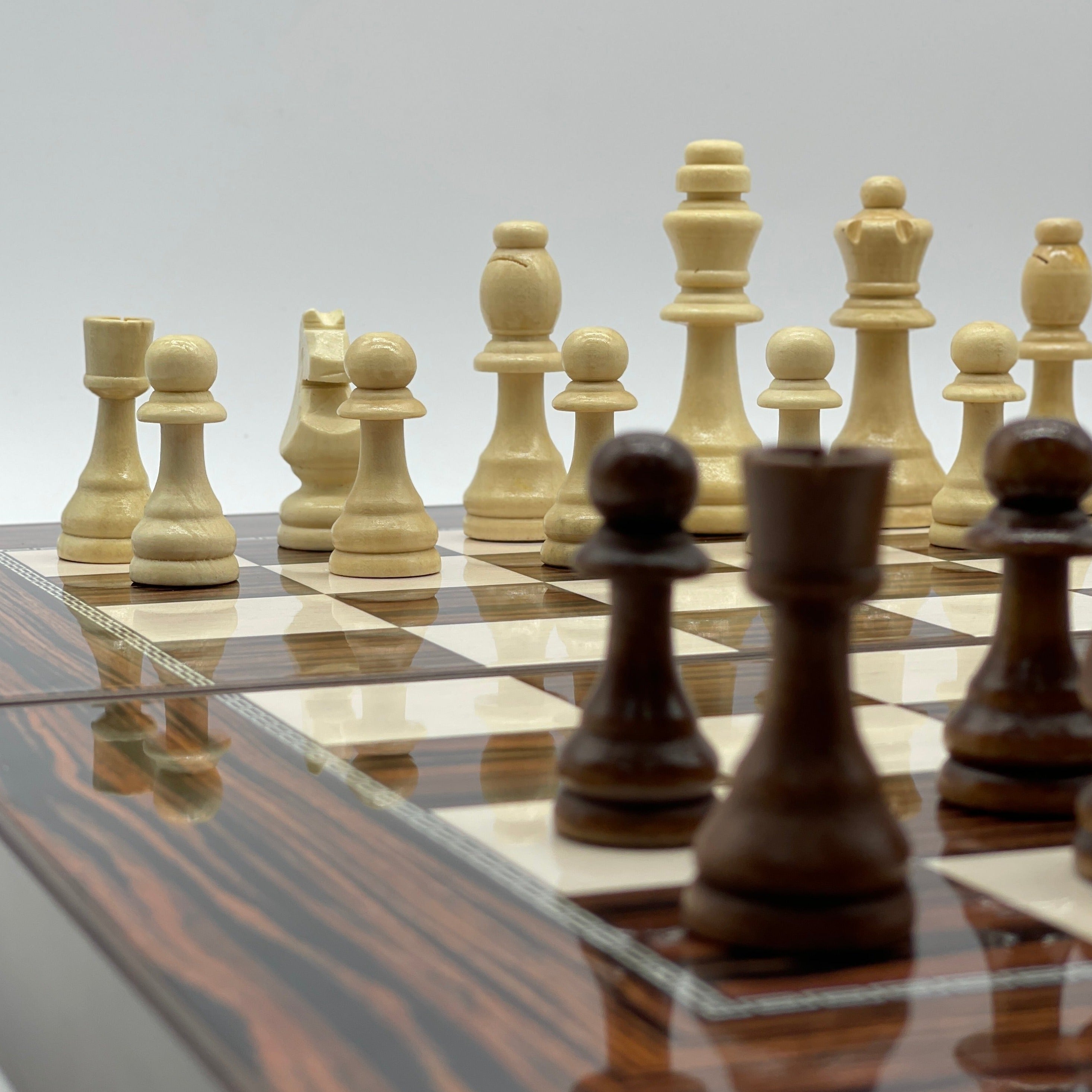 Handmade Dark Brown Pattern Backgammon Set With Wooden Chess Pieces