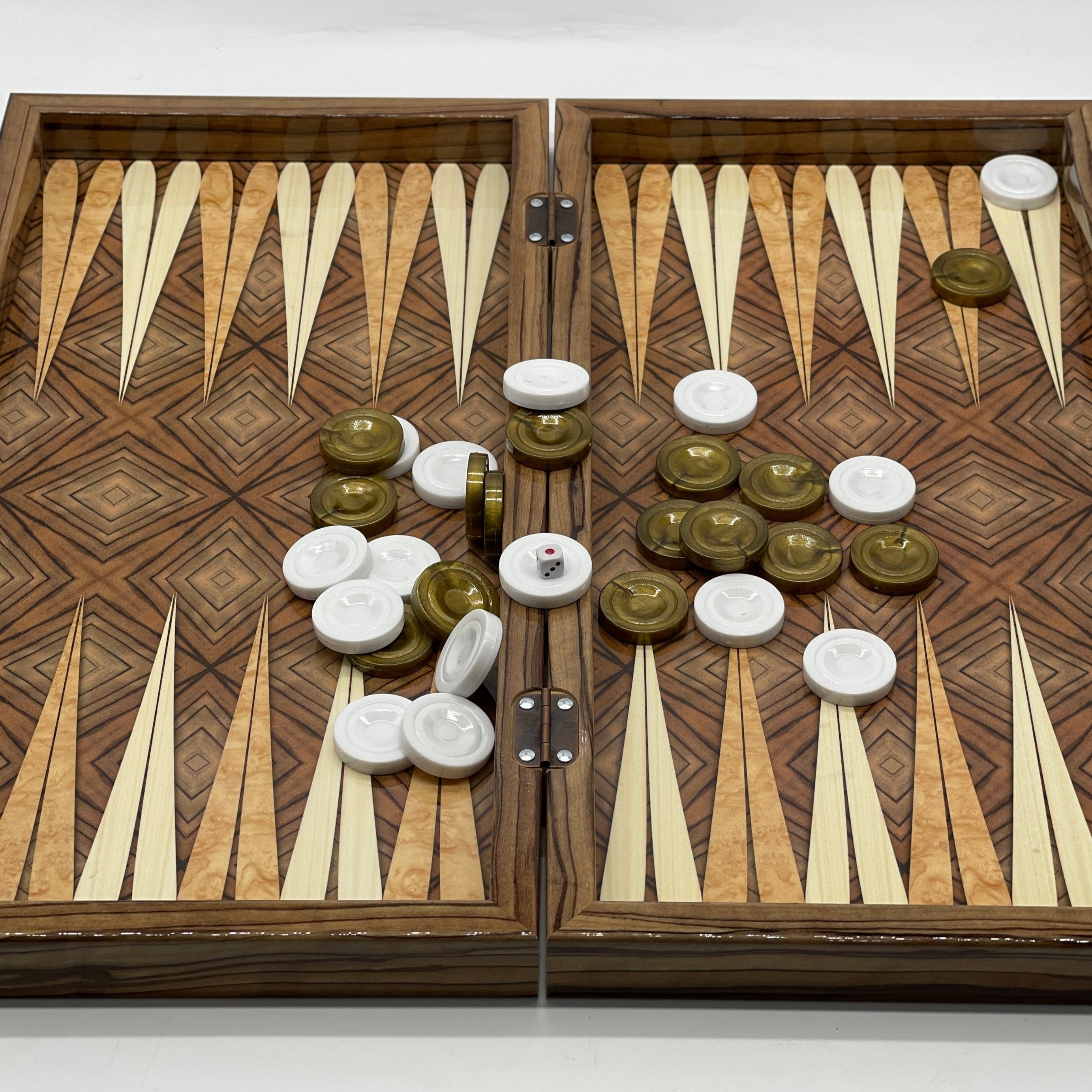 Handmade Brown Pattern Backgammon Set With Polyester Camelot Chess Pieces