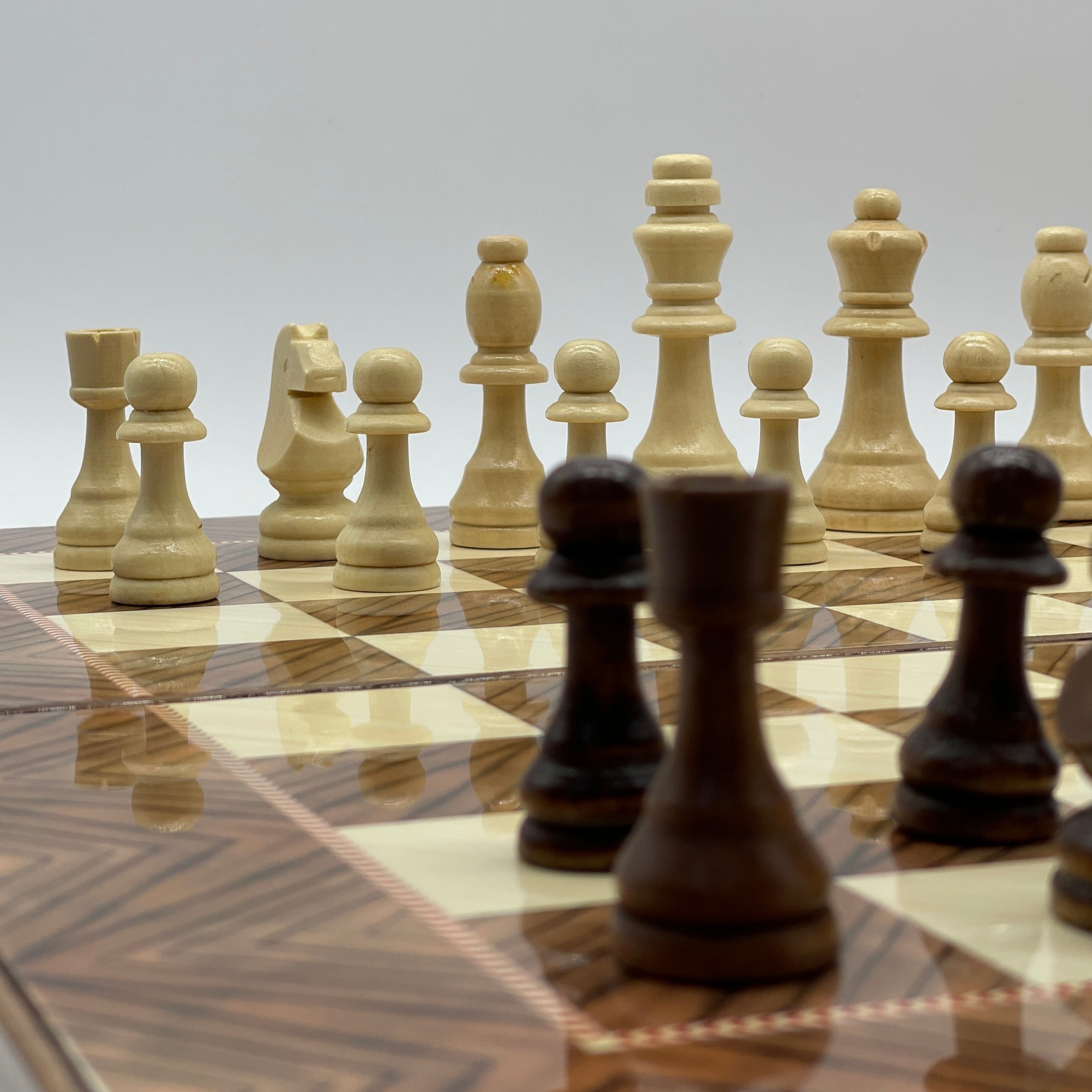 Handmade Brown Pattern Backgammon Set With Wooden Chess Pieces